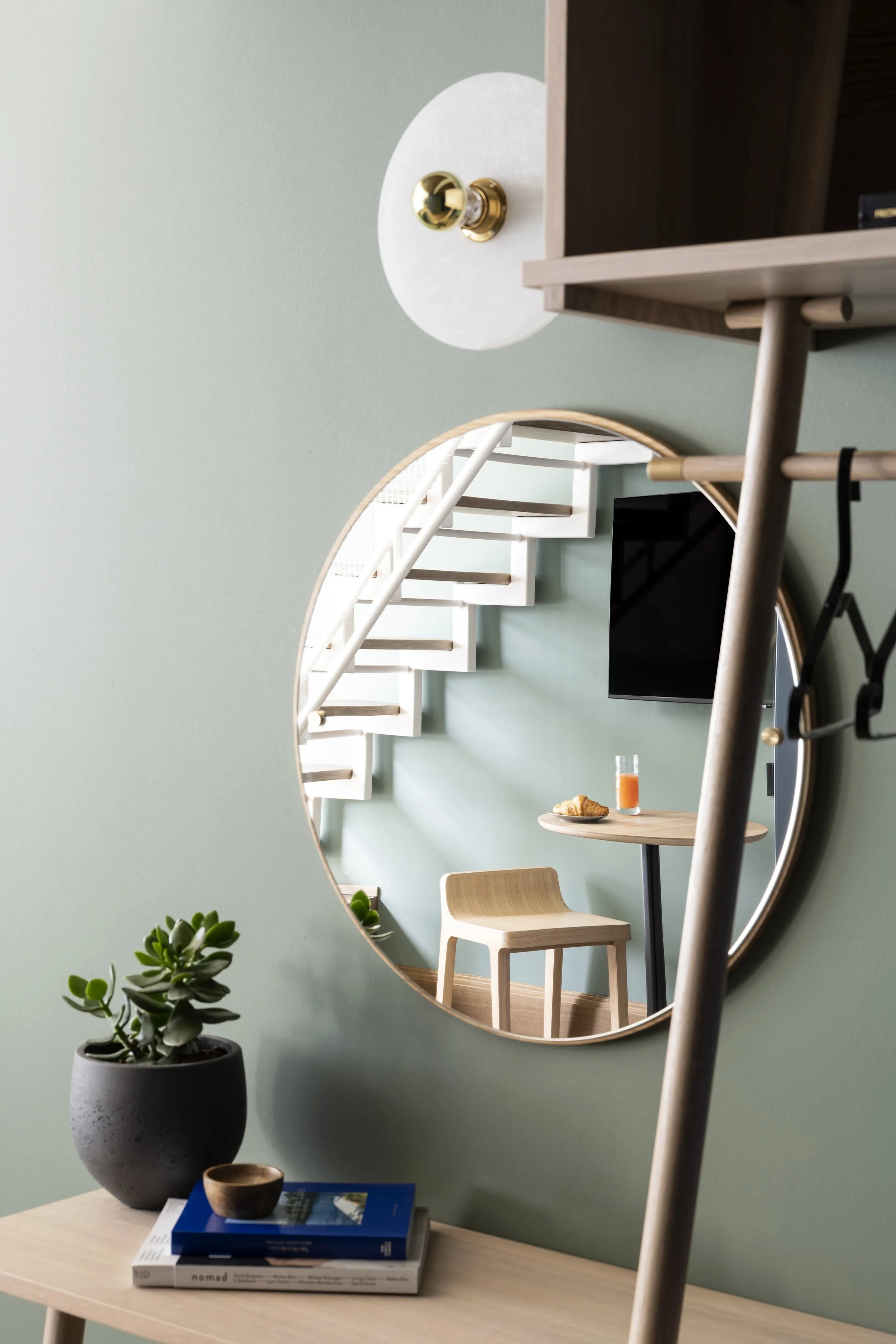 Locke-Studio 2 bed Mez WunderLocke-8.jpg