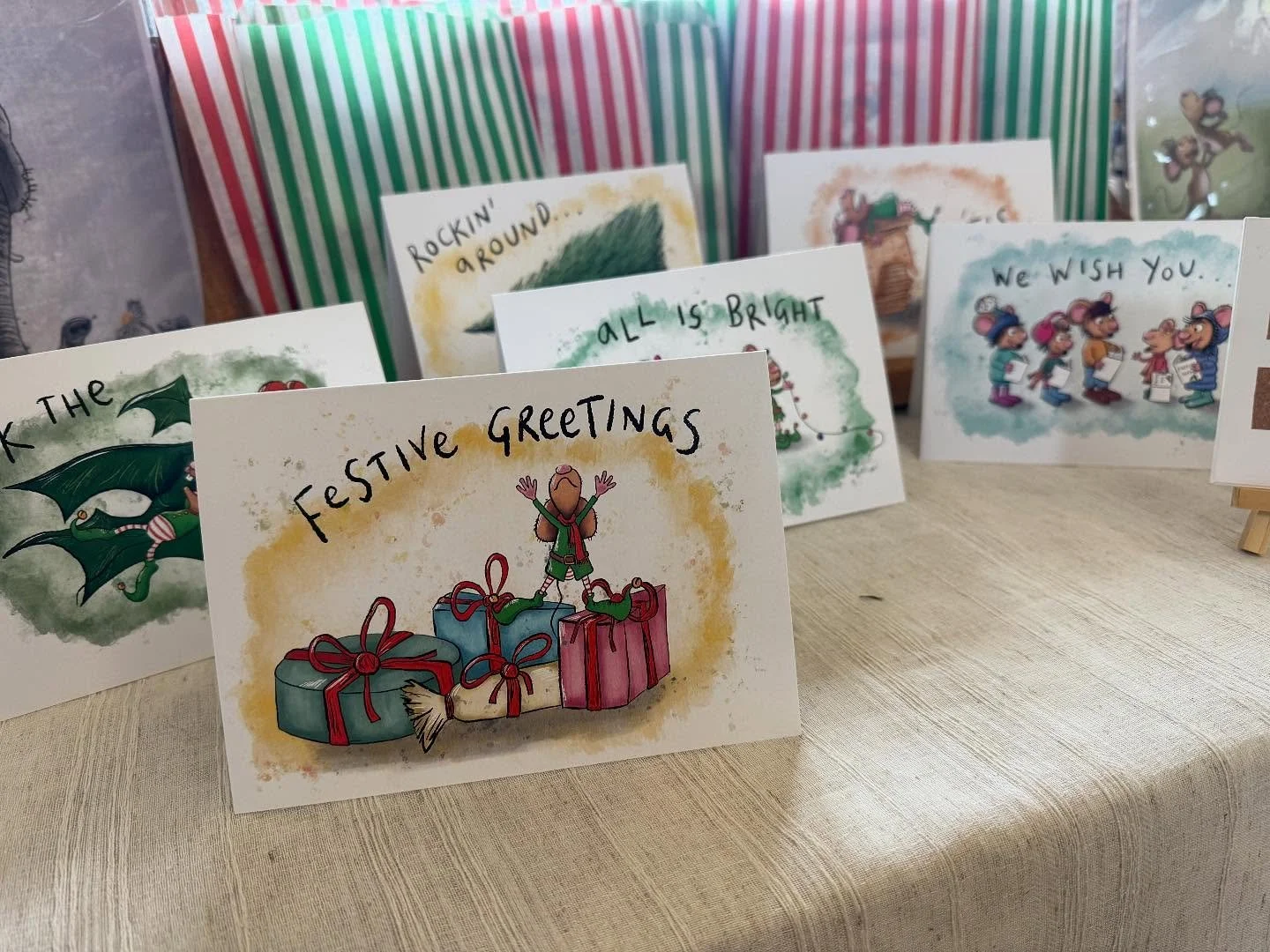 The first day that the festive cards are on sale and a few smiles already! Best part of the whole thing for me is bringing some silliness and some free smiles&hellip;

I may be biased, but the quality and finish by @colcards is once again a delight! 