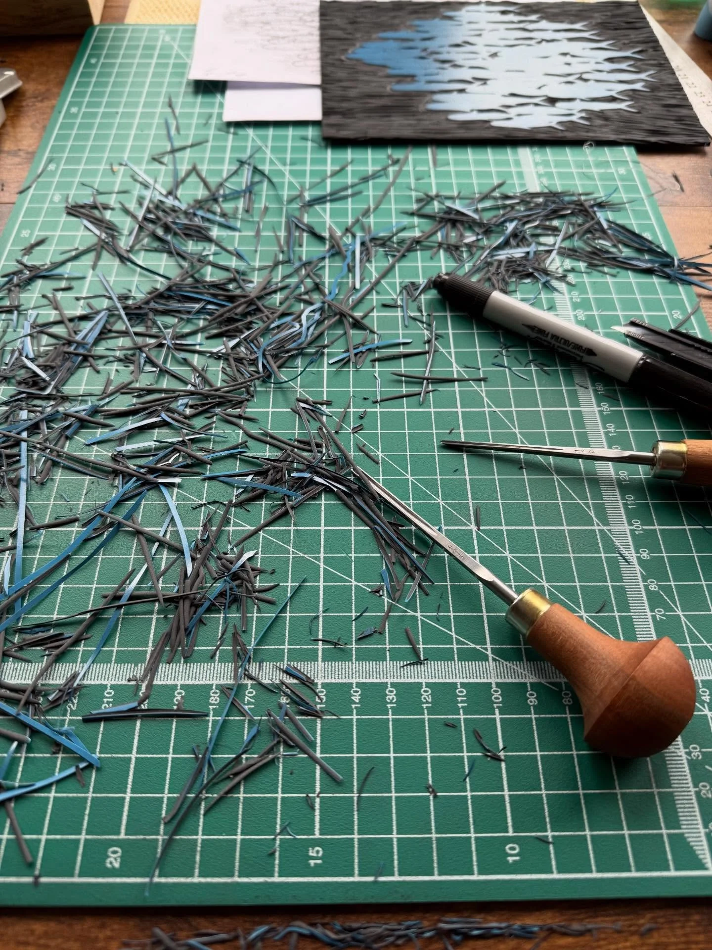 Making a mess with some Lino! Working on some new work for the upcoming craft fairs and having a lot of fun. Might have to call Winston Wolf for the clean up job though&hellip;

Plus, think I&rsquo;ve cut my longest length in one go (hadn&rsquo;t rea