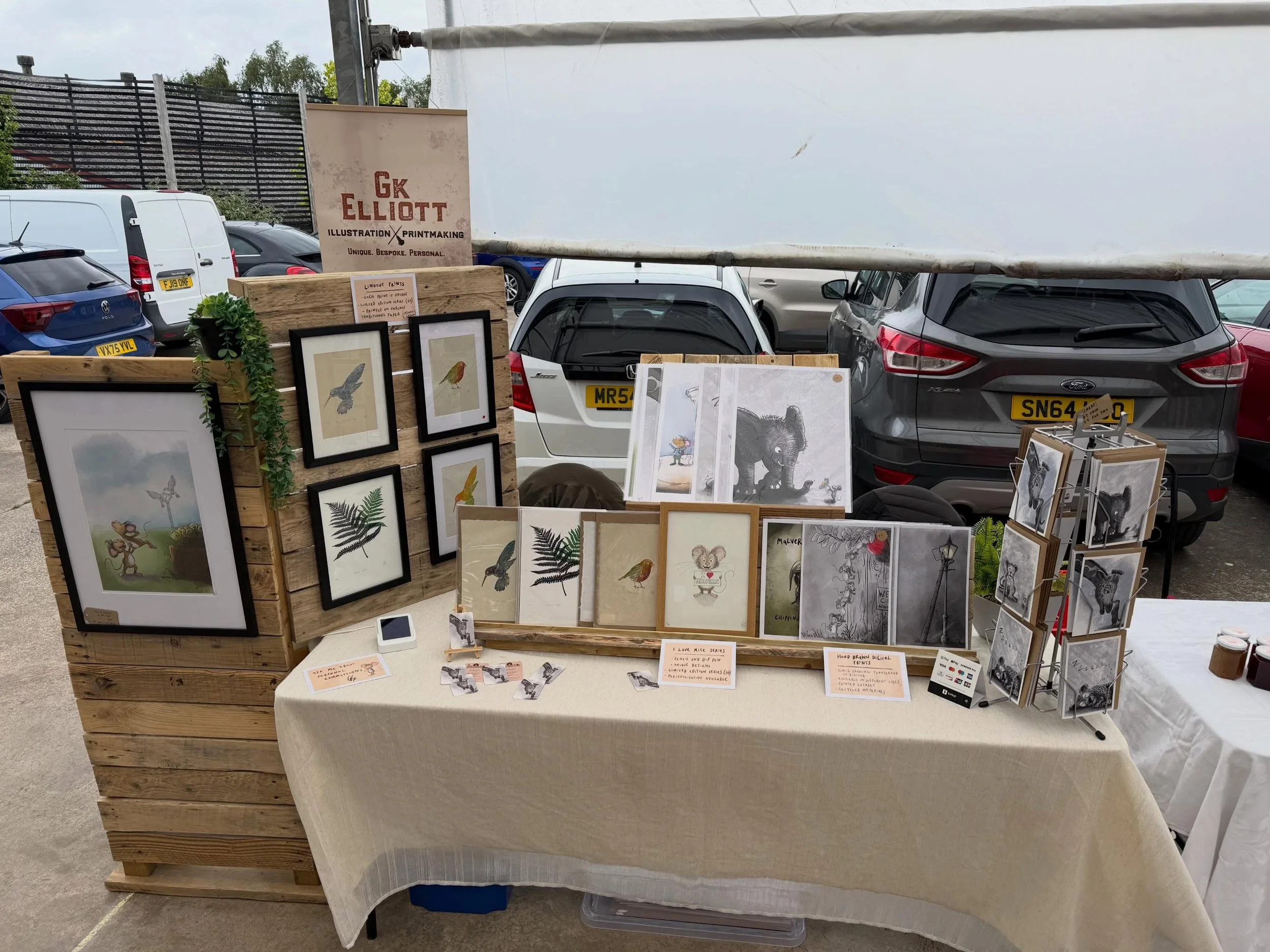 Sunday brings a new venue and an exciting selection of local arts and crafts! So many different and beautiful things to take a look at.

We are here at The Fold which is a stunning spot and the market is open from 10-3 today so come down and see what