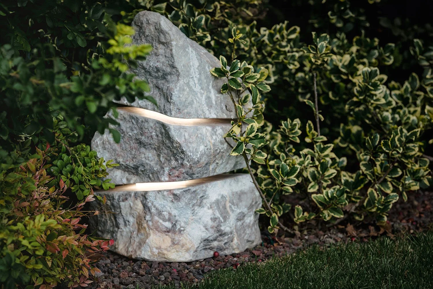 EL-Menhir di Luce-CROSS-5-RGB LR.jpg