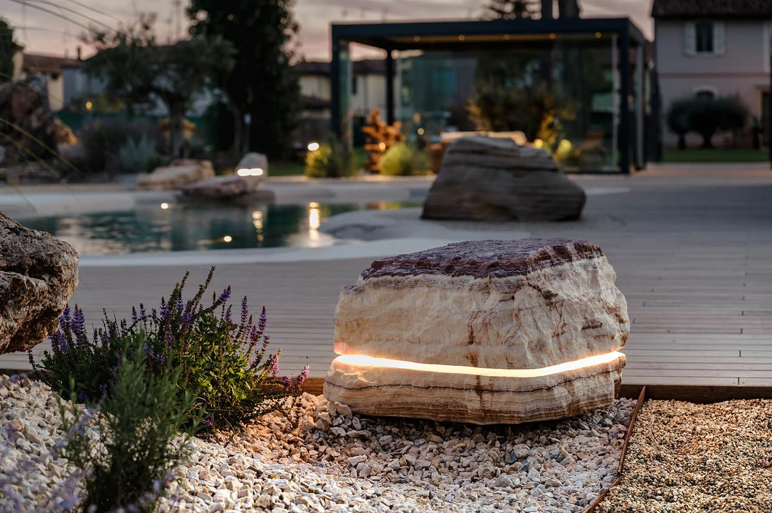 EL-Menhir Sound Pro-8-RGB LR.jpg