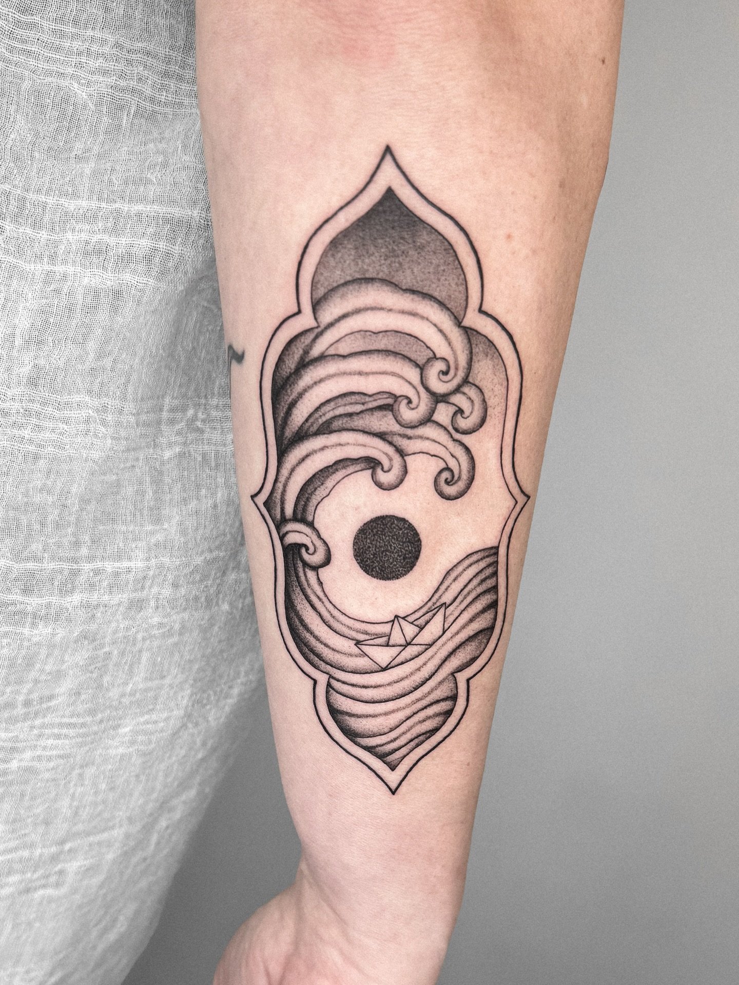 Can you spot the paper boat 🛶?
Bookings are open,📍 HAARLEM, NL 🇳🇱
To book send an email to: whiskeyandcreamtattoo@gmail.com or click the link in the bio ✨
.
.
.
#surrealismtattoo #amsterdamtattoo #illustrativetattoo #haarlem #blackworksubmission