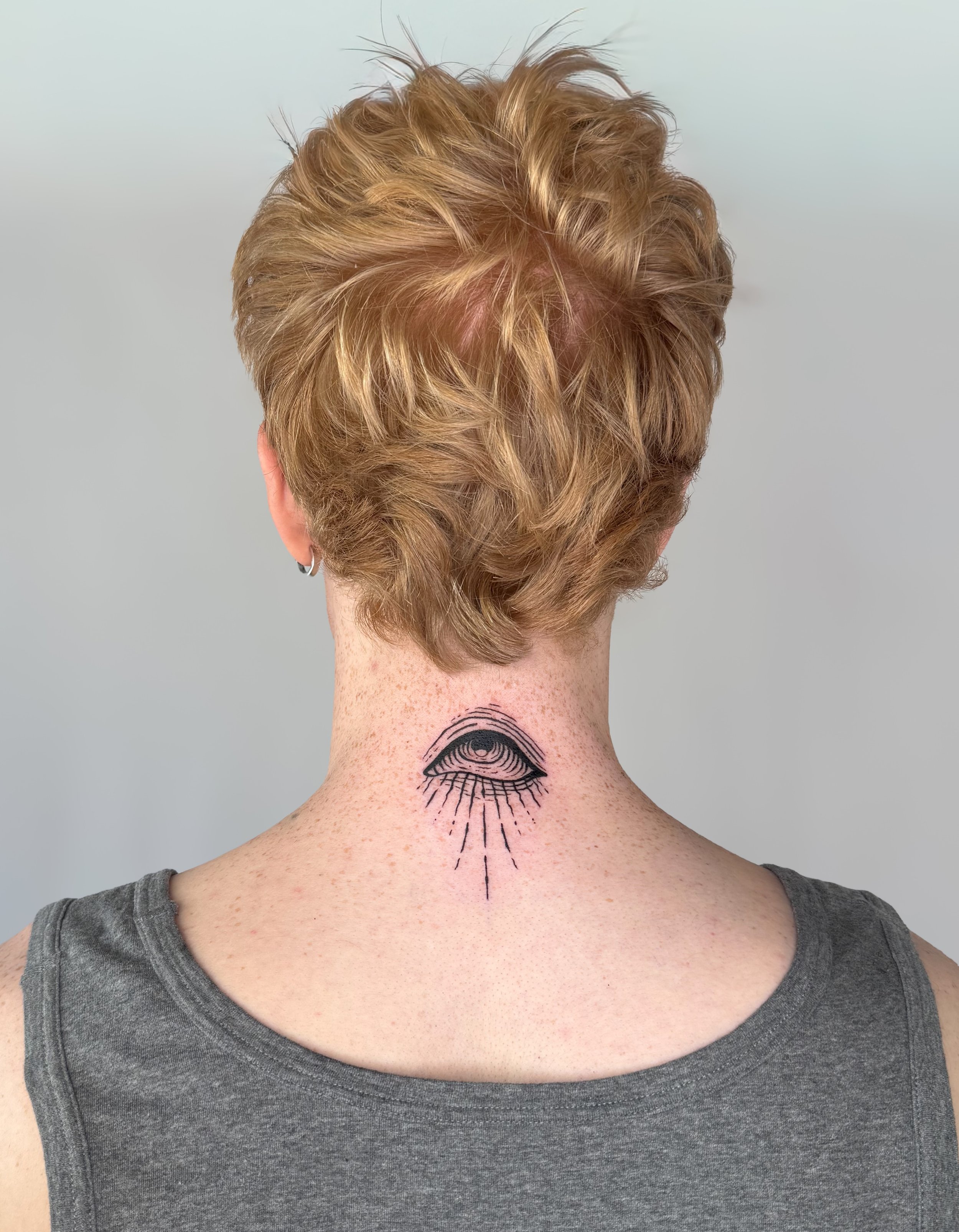 Such a cool spot ❤️
.
.
.
#amsterdamtattoo #engravingtattoo #engravingart #woodcuttattoo #haarlem