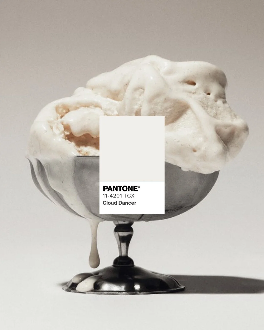 pantone&rsquo;s color of the year stirred the pot ☁️🪽🦢

from a purely designer perspective, cloud dancer is a great off white shade. these slides show off the complexity of the color

#pantonecoloroftheyear #creativeinspo #designinspo #clouddancer