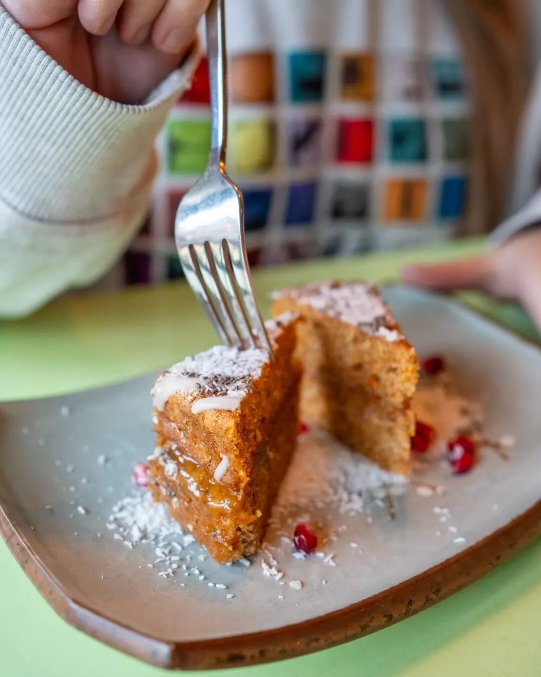 Got a sweet tooth? Don't miss out on our irresistible carrot cake! Dive into a delicious slice and treat yourself to a moment of pure bliss. Life's too short to skip dessert! 🍰✨
