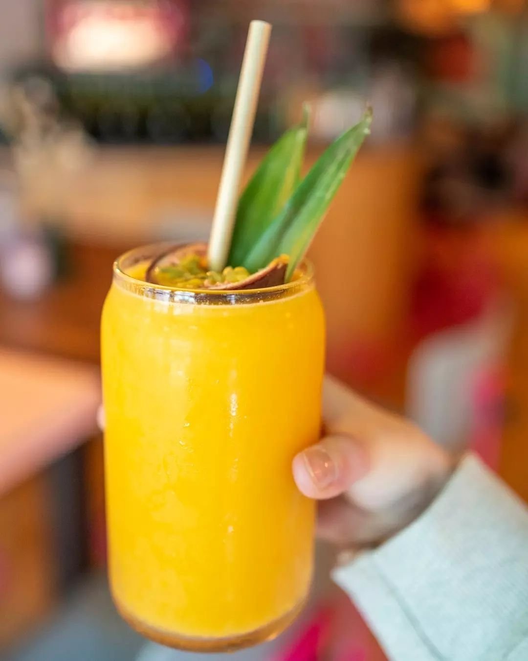 Get ready to ride the tropical wave at Veganees! 🌴🍹 When the weather heats up, our drinks get cooler. Enjoy our refreshing tropical smoothie with mango, papaya, and pineapple. ☀️