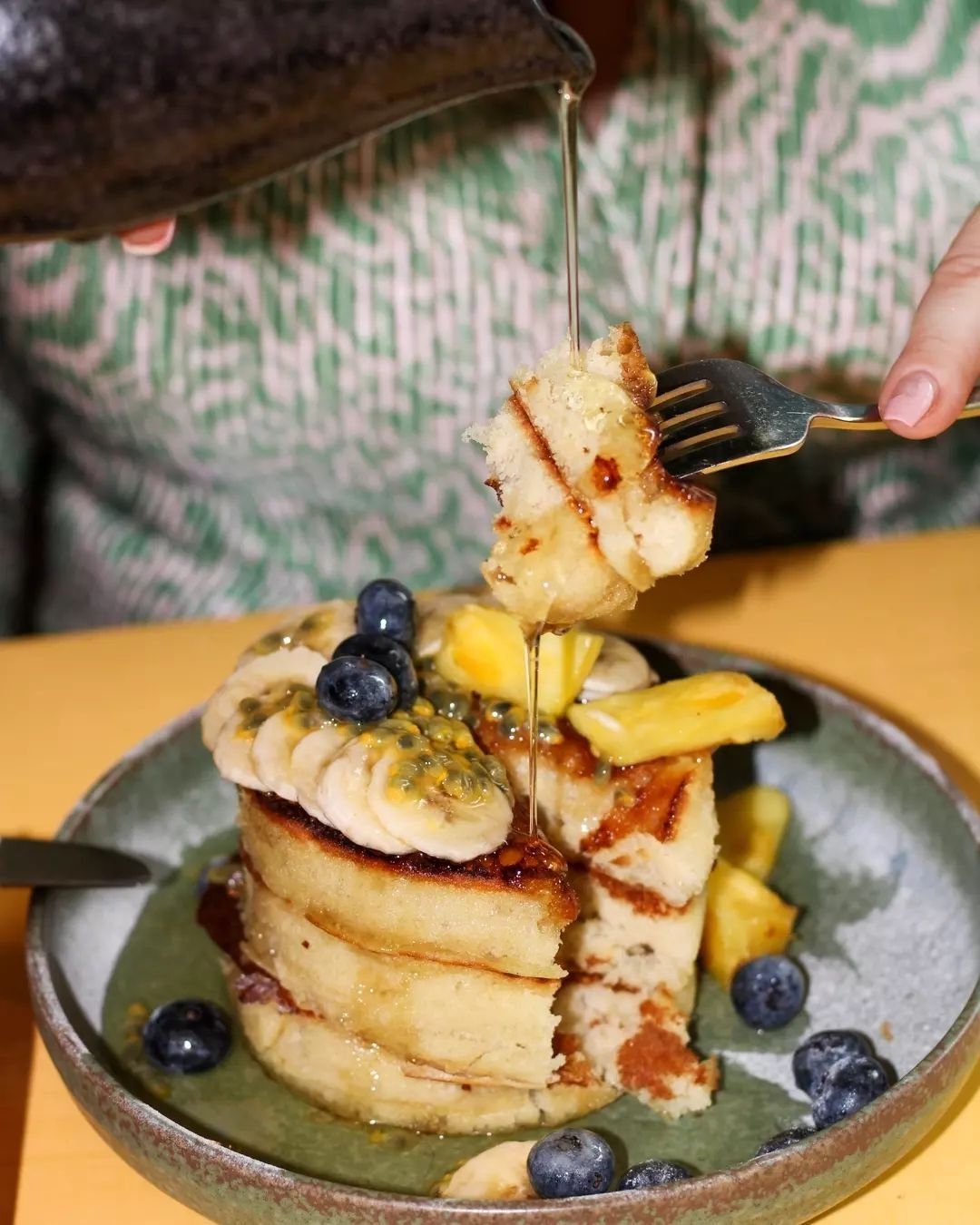 Rise and shine with our Japanese fluffy pancakes! 🥞🌞 Whether it's breakfast time or you're craving something sweet for lunch, these fluffy delights are the perfect start to your day.