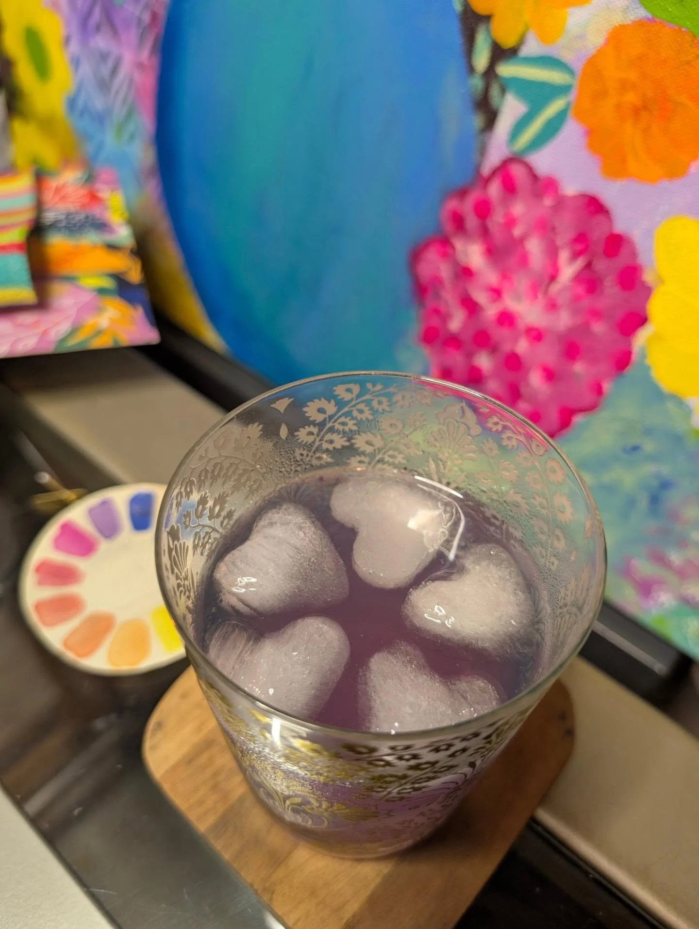 After a productive day cleaning and clearing, it's sketchbook time with a side of gin and tonic #extralove !