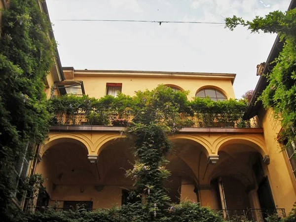 5.Palazzo-Dalla-Rosa-Prati-View-of-the-inner-court.jpg