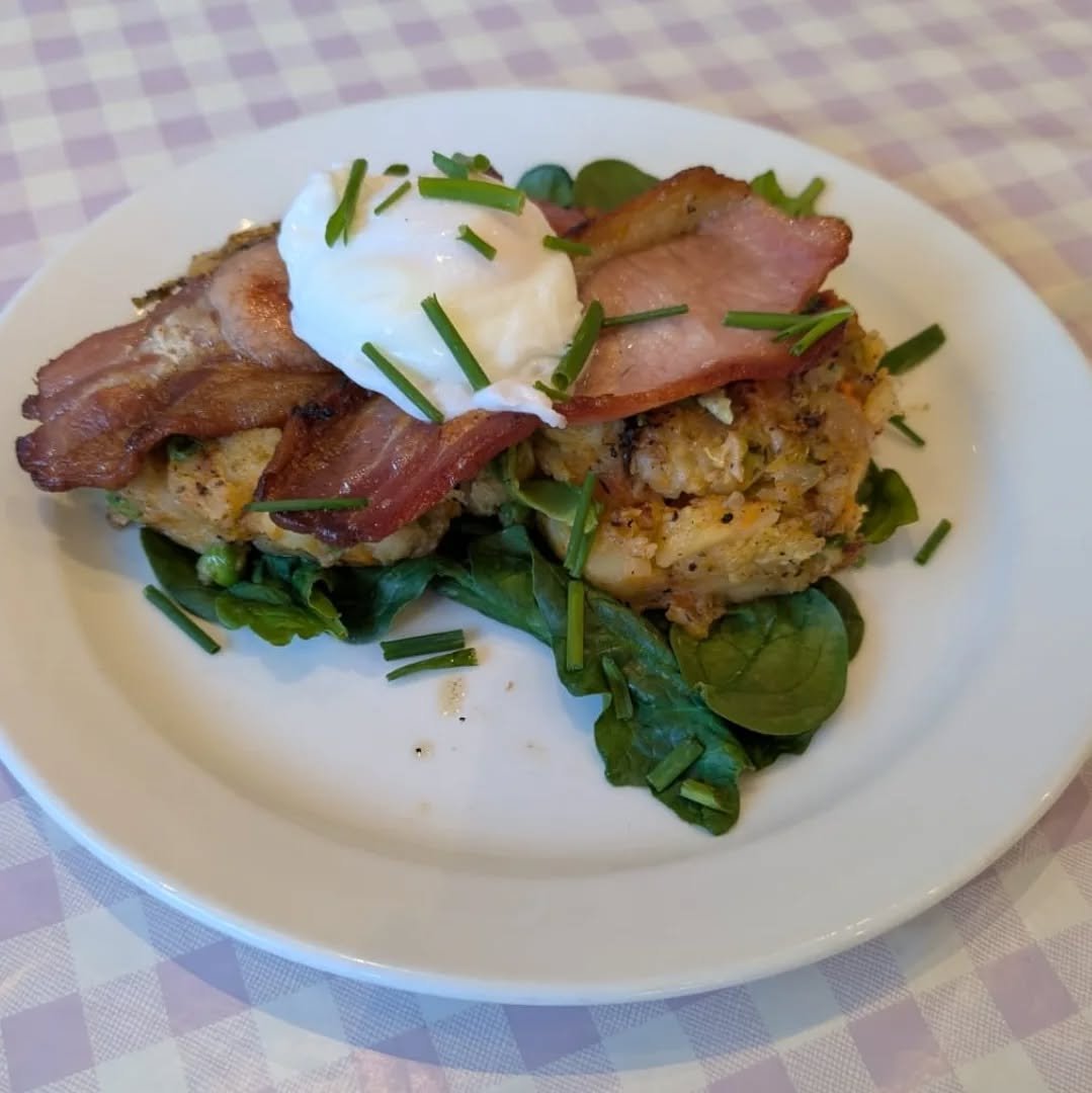 🍽️ 🌟 NEW SPECIALS 🌟 🍽️

It's back....

B U B B L E &amp;  S Q U E A K

Topped with 2 of your choice - Bacon, Egg, Avacado, Mushrooms

Which is your combo of choice?

#special #bubbleandsqueak #specialsmenu #cafemenu #itsback