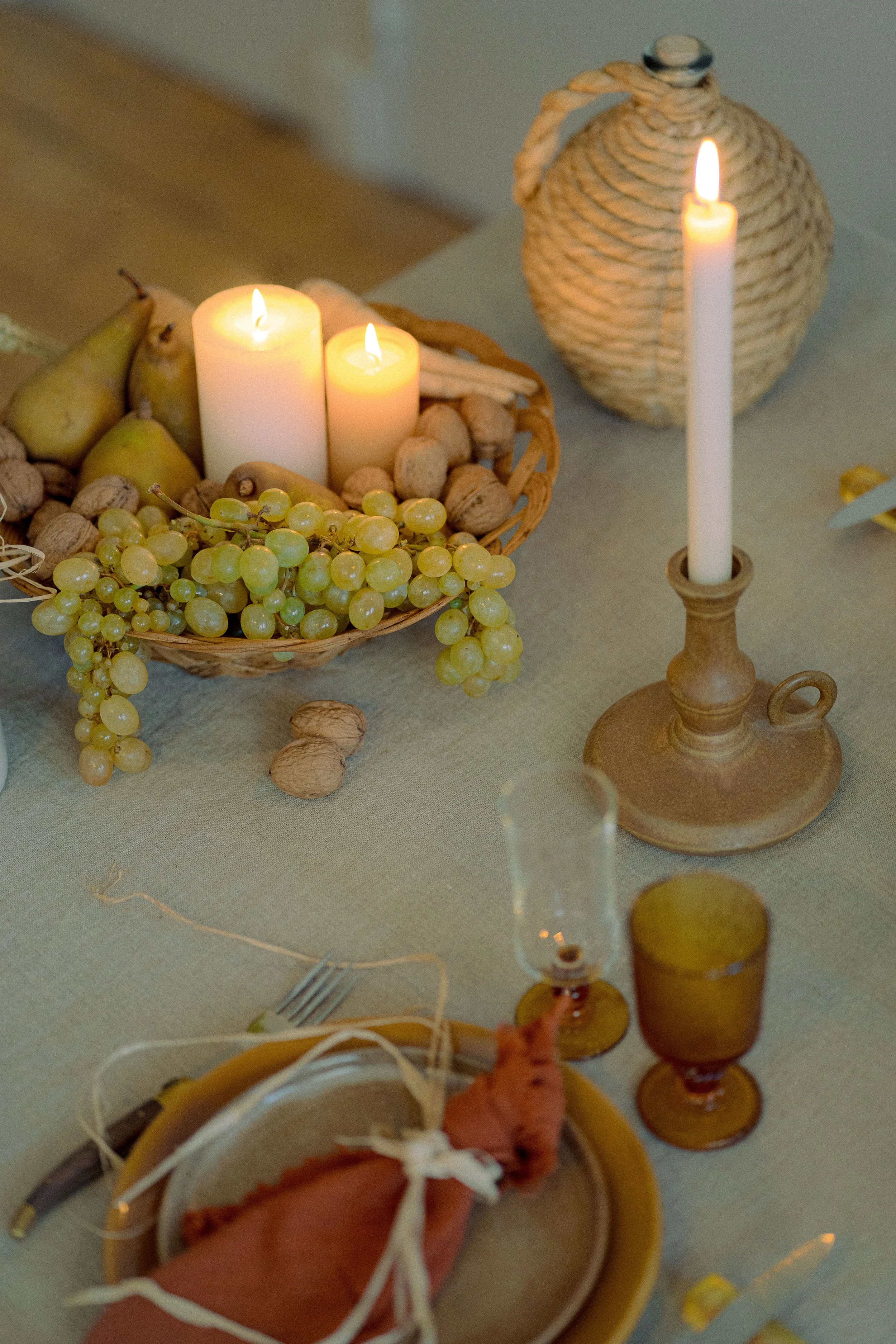 Corbeille de fruits, raisins & poires