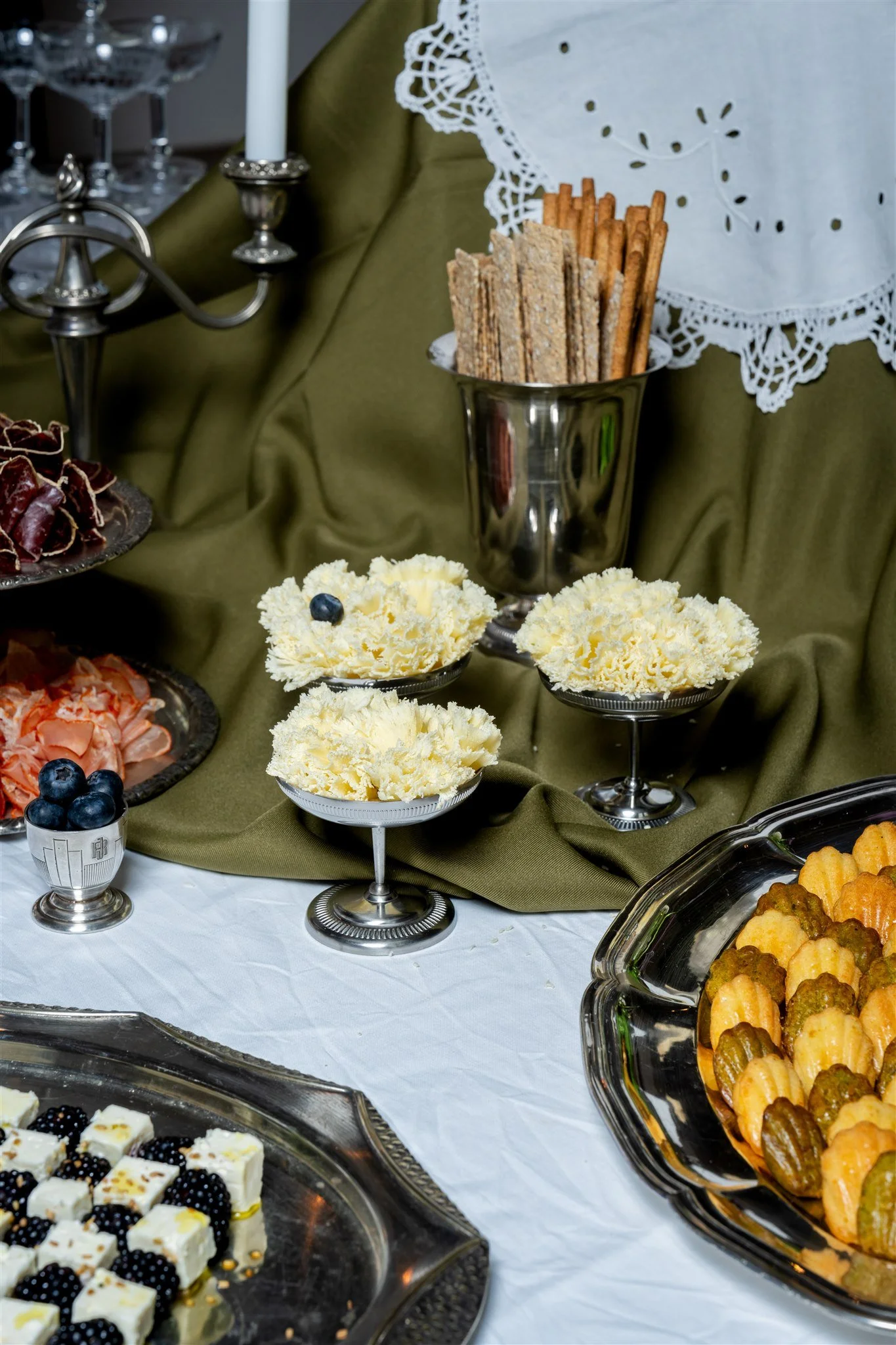 Wedding design table set design vintage tableware silverware south of france bordeaux floral design