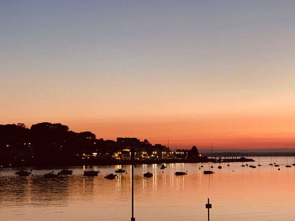 Hostd Bramble Bank House Cowes  view sunset.jpeg