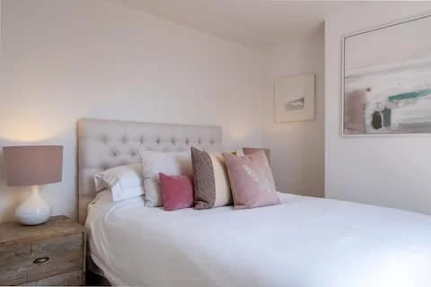 Hostd Homes_ Holmwood 7.jpeg
