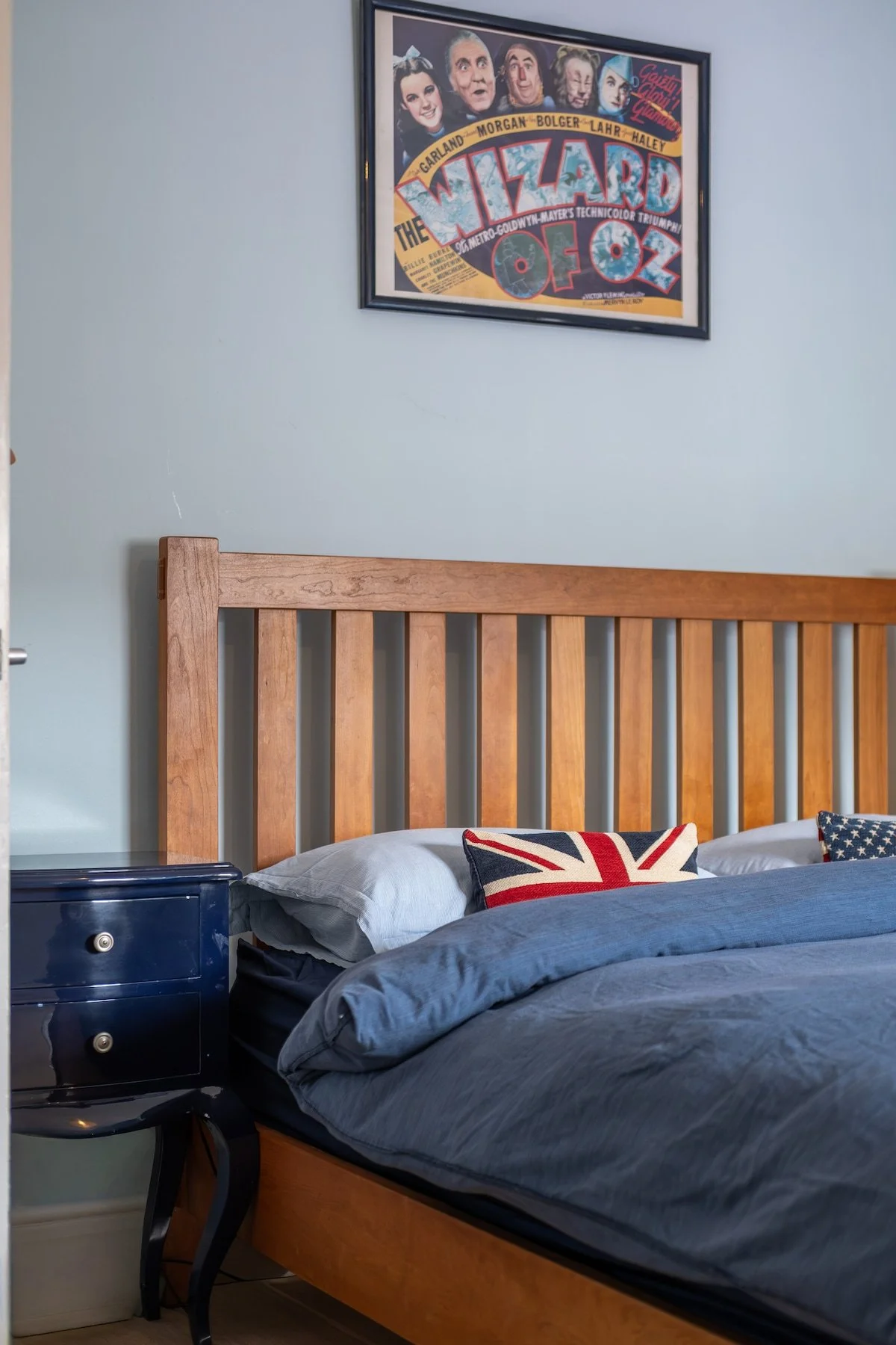 Devonshire Terrace hostd  bed blue.jpeg