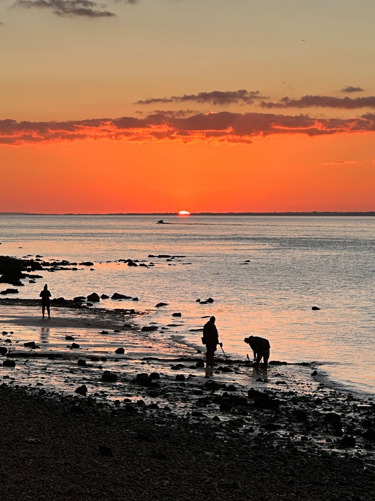 Hostd Bramble Bank House Cowes sunset.jpeg
