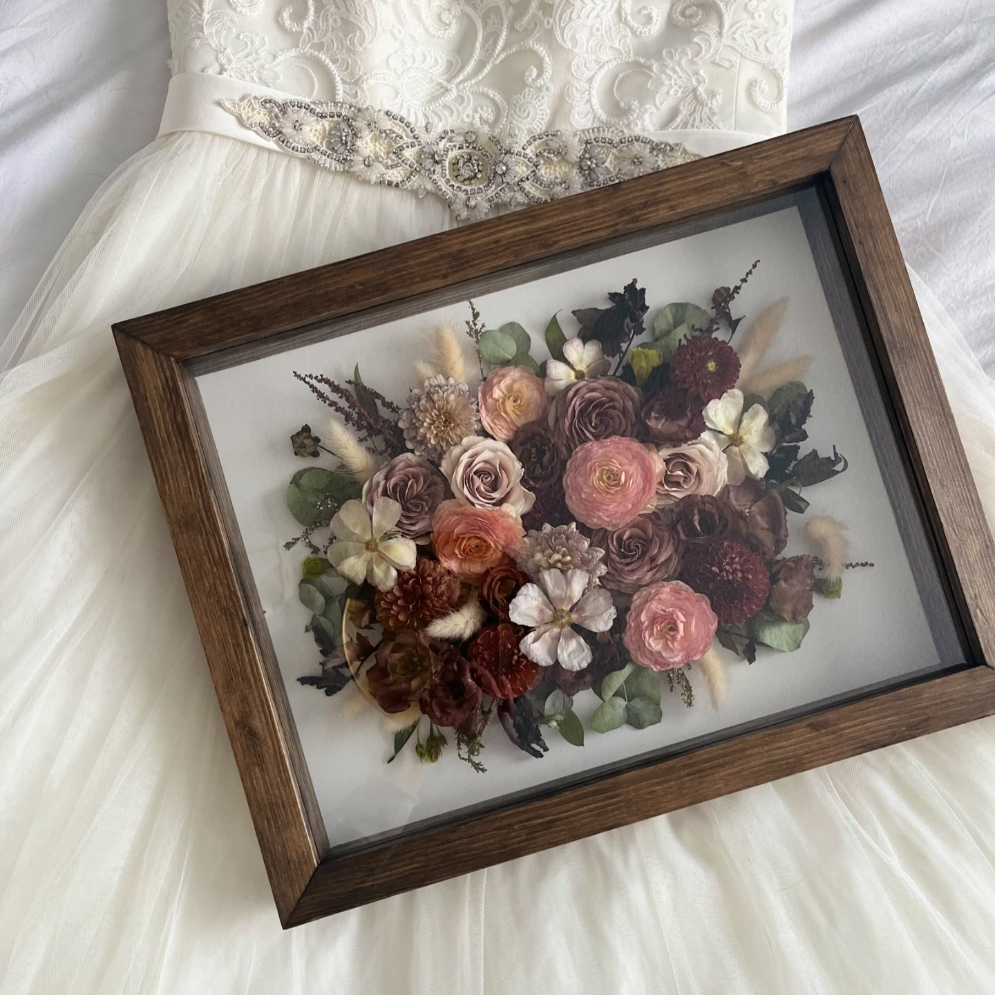Over the last few weeks I&rsquo;ve been working hard on a business goal of mine with @hersoul.social. I cannot wait to share it with you - so stay tuned! 

Shannon&rsquo;s bouquet went home last week and it was incredible. She shared with me the pers