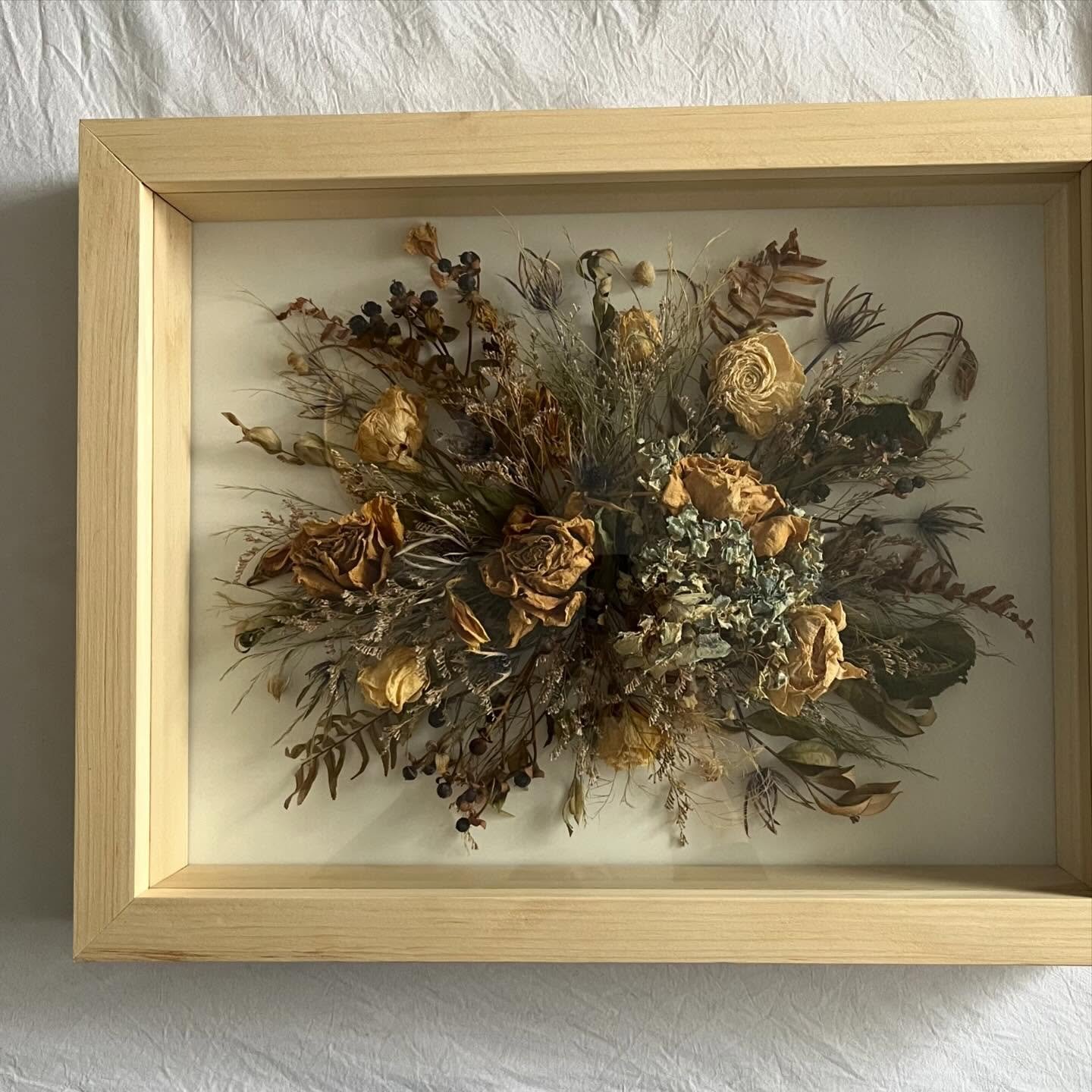 Pull out that old dusty air-dried bouquet and give it new life in the form of a masterpiece! 

You saved your flowers for a reason, because they hold so many special memories for you. Why hide them in a box forever?! Let&rsquo;s give them the attenti