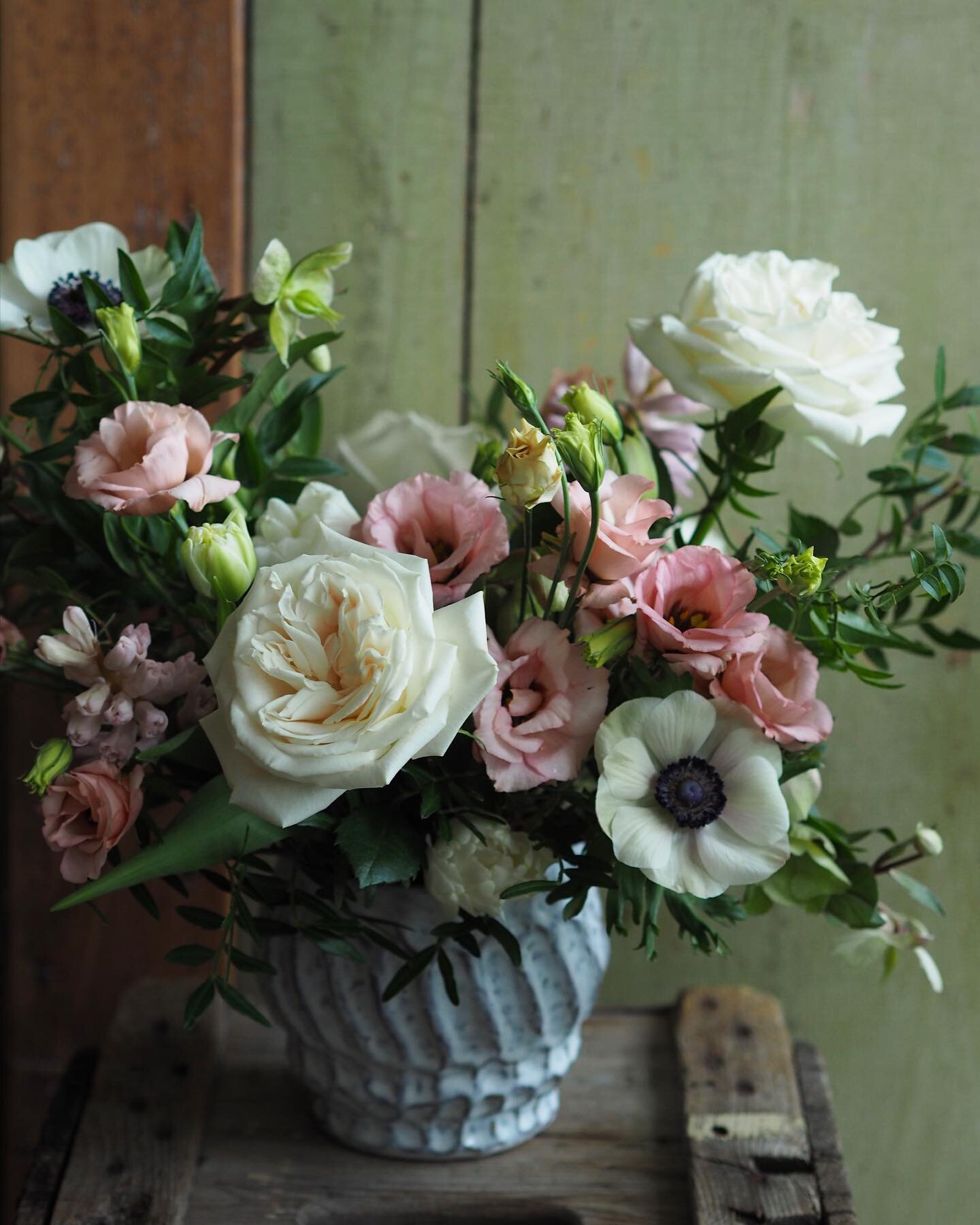 T minus one week till Valentines Day💕 

#valentinesday #roses #valentinesdayflowers #anemone #lisianthus #flowerarrangement