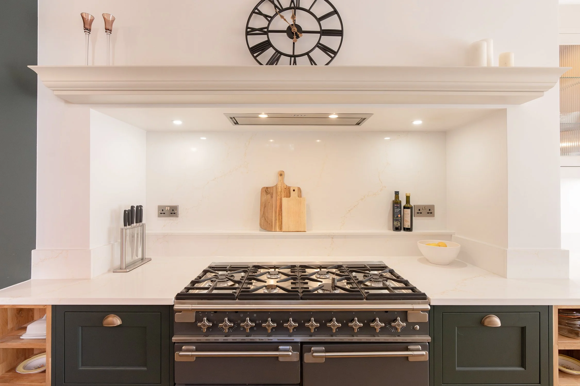 Stunning range and chimney set up