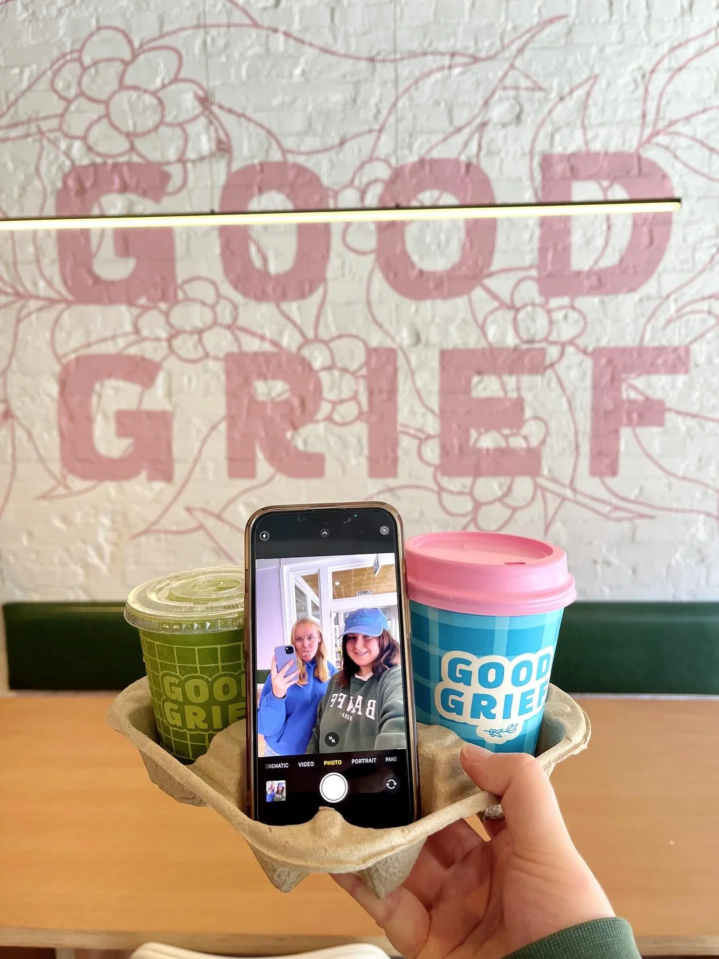 ☕️ It&rsquo;s officially &ldquo;one of each&rdquo; season!🧋

#goodgriefcoffee #cafe #coffeeroaster #coffeeshop #coffeetime #icedcoffee #icedmatcha #hotcoffee #latte #thornburyontario #experiencethornbury