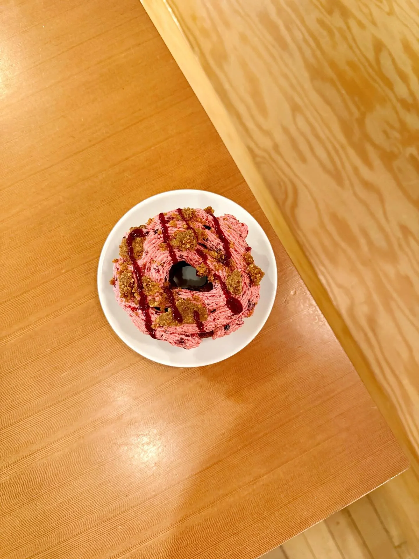 New year, new month, new doughnuts 🎠

For January, we&rsquo;ve got:
Blackberry brown sugar 
and for the first time ever&hellip;. 
Boston Cream 😲🙊

Open in Thornbury Monday to Sunday from 8:00-3:00 and in Creemore Wednesday to Sunday from 8:00-3:00