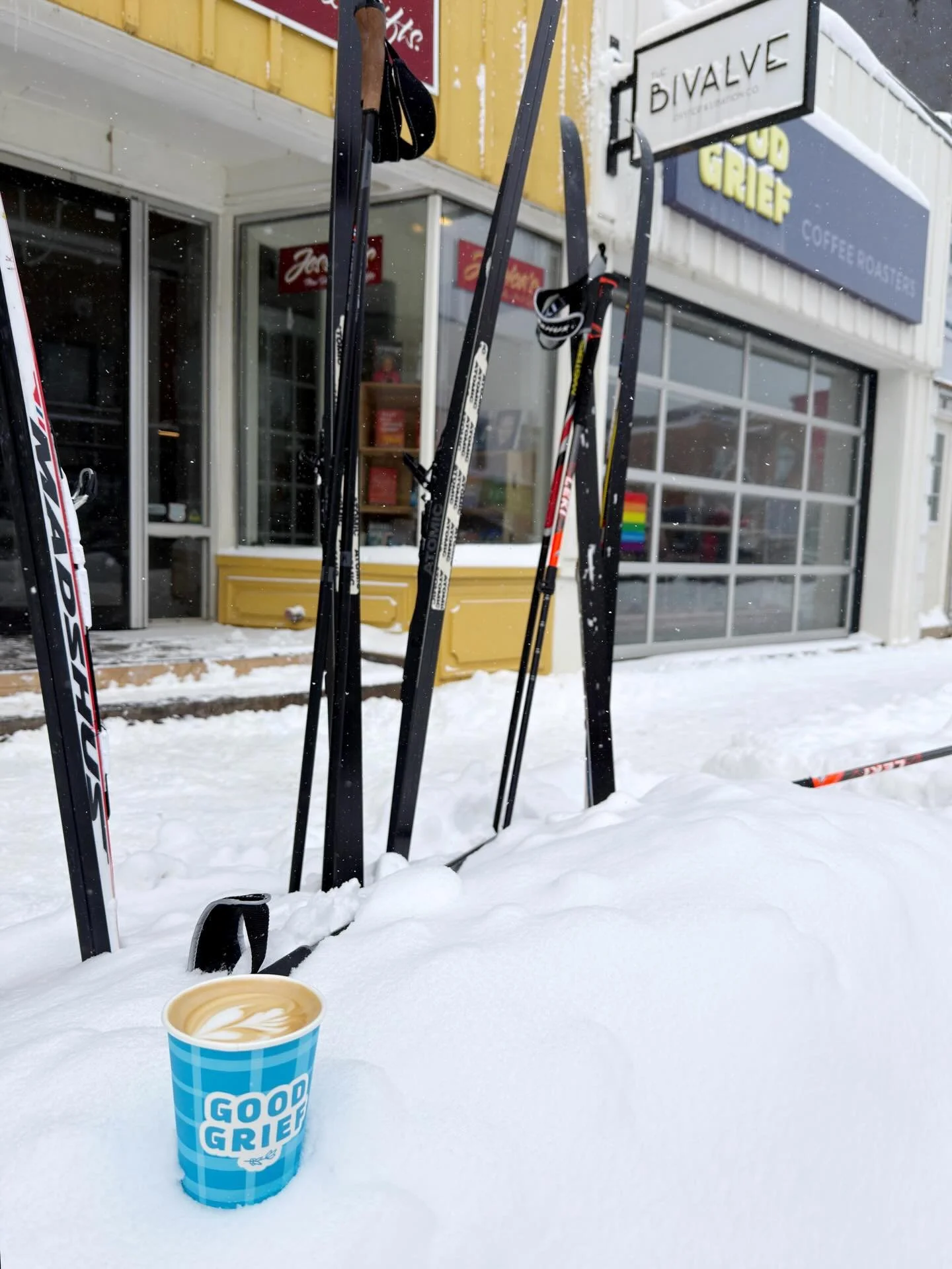 ✖️ Ski Crossing ✖️

Avant or Apr&egrave;s, we&rsquo;re here for you all day! 🎿

#goodgriefcoffee #cafe #coffeeshop #coffeeroaster #experincethornbury