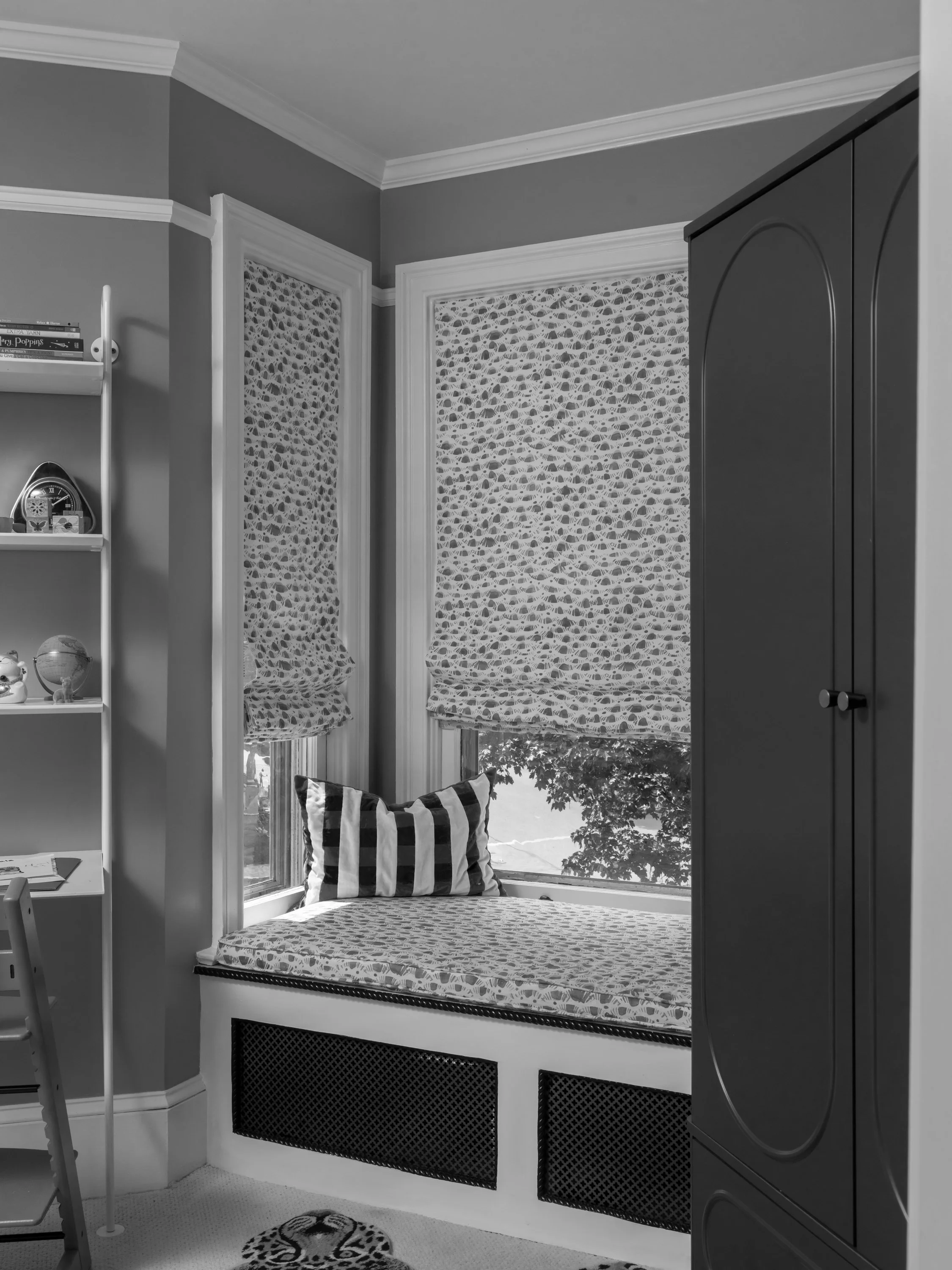 WEByvonne_yorkAve1037_BW.jpg