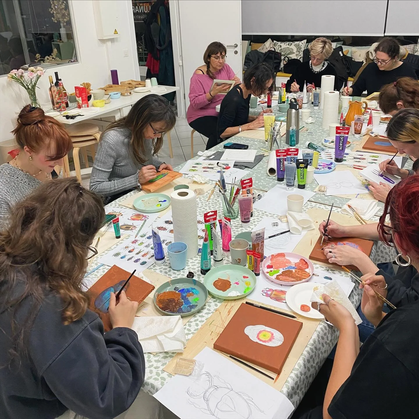 Qualche scatto del Lab. di acrilico scorso 🪲✨

Grazie di cuore a tutte le bravissime partecipanti! 

Prossime date previste:
20.11 volpe 🦊 
04.12 lepre 🐇
&Egrave; sempre arriva la promo 2 meglio di 1!
Se vi iscrivete in due avrete 10fr di sconto a