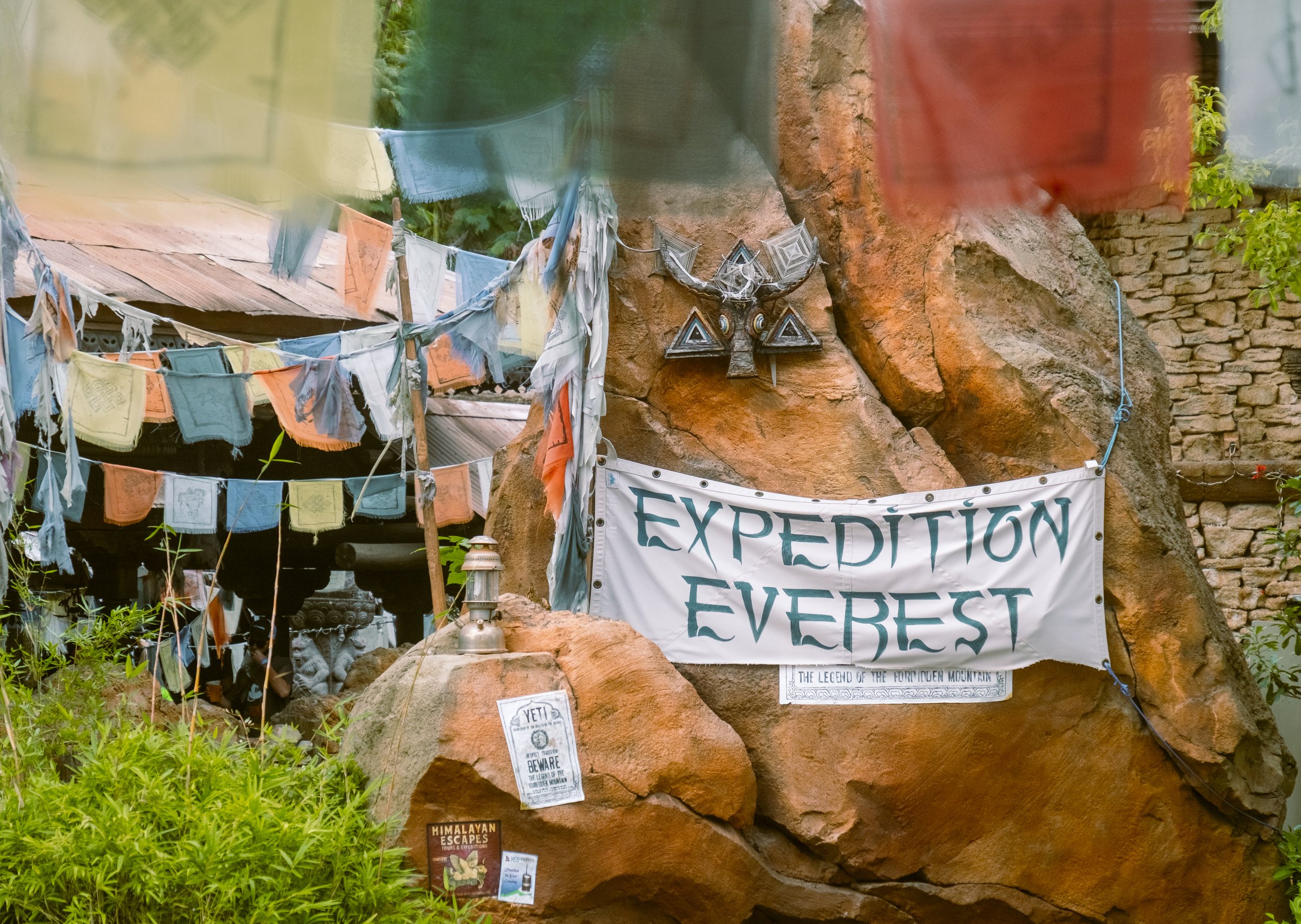 DAK101822EverestwithFlags-8948.jpg