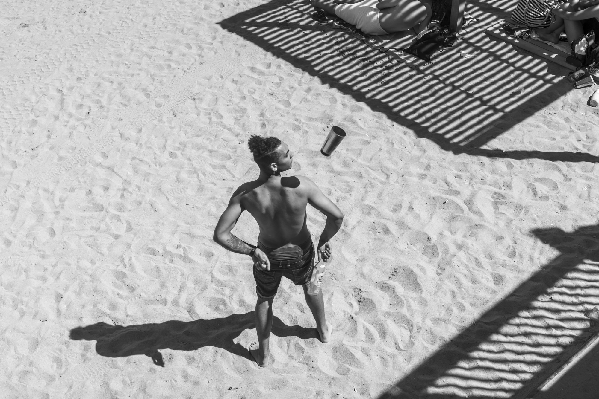 BartenderBeachBarca.jpg