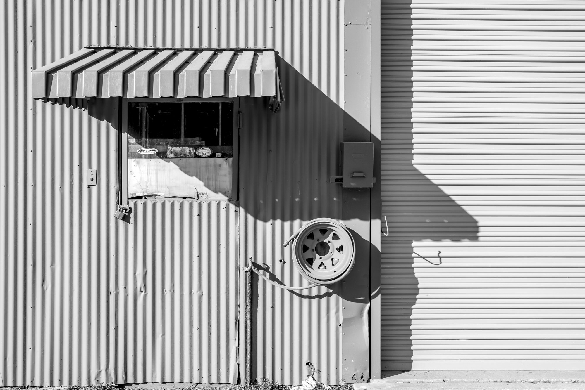 GarageShadow.jpg