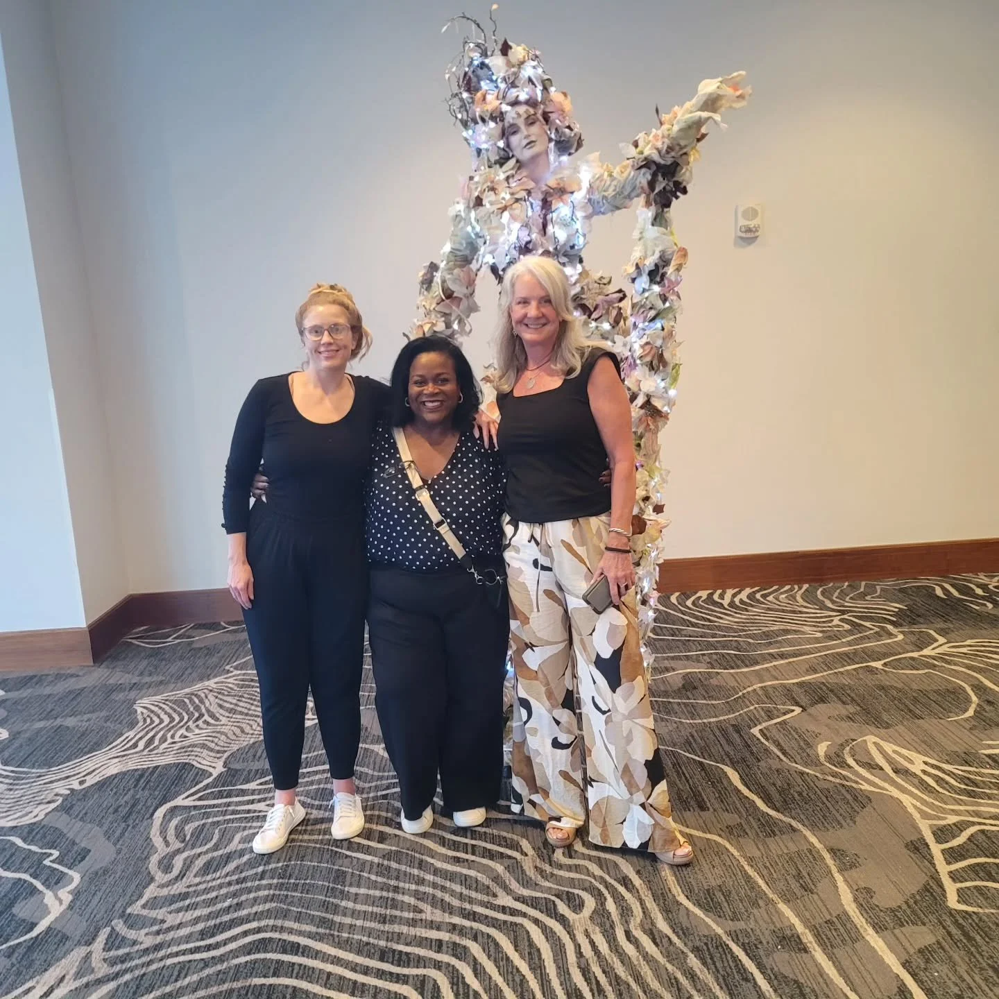 What an awesome evening! For the third time, I had the honor of assisting @jenniferblylake in glamming the conservationist nominees and hosts for the Indianapolis Prize Awards. What made it even better @jmariemakeup joined the team to assist as well!