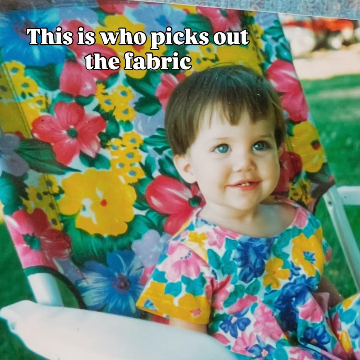 The dress that matches the chair says it all&hellip;🥰