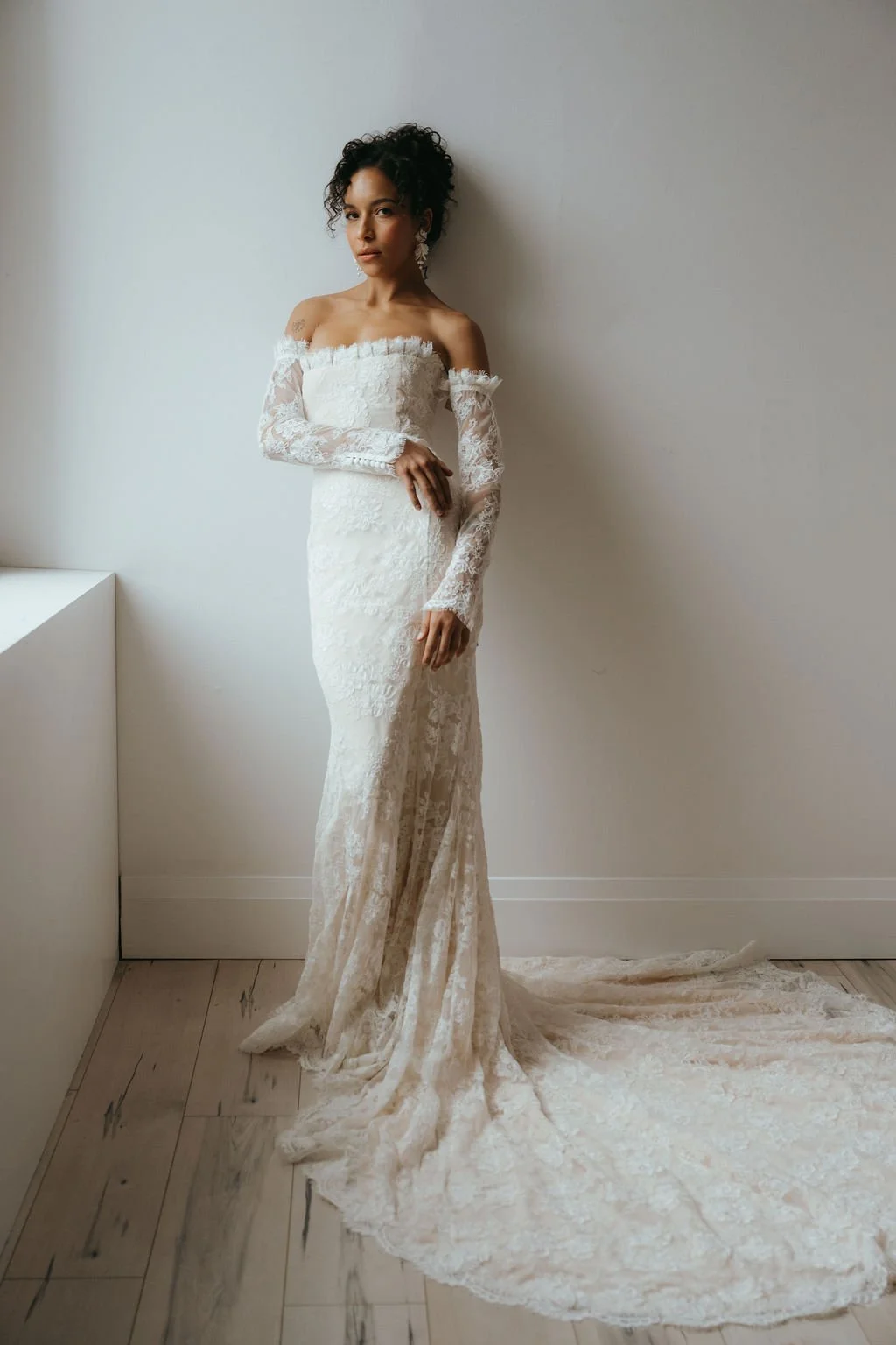 lace-wedding-dresses-toronto.jpg
