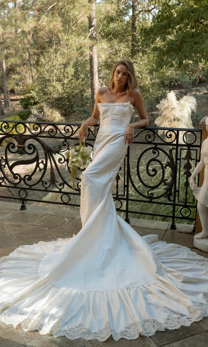 daughters-of-simone-wedding-dresses.webp