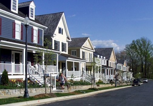 Row_of_houses_in_Kentlands,_Maryland.jpg