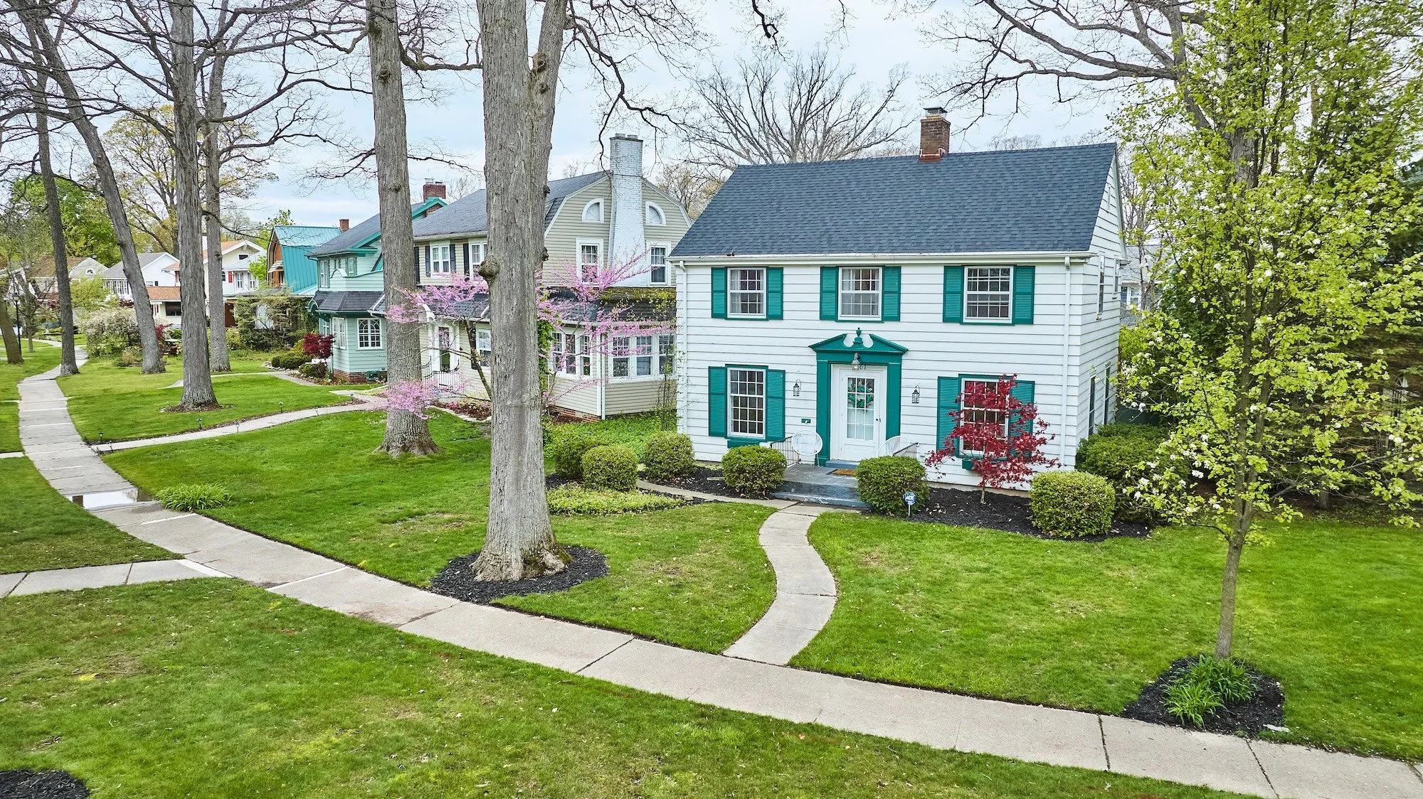 Smarter House Hunting: How to Leverage Quiet Price Cuts in the Spring Market