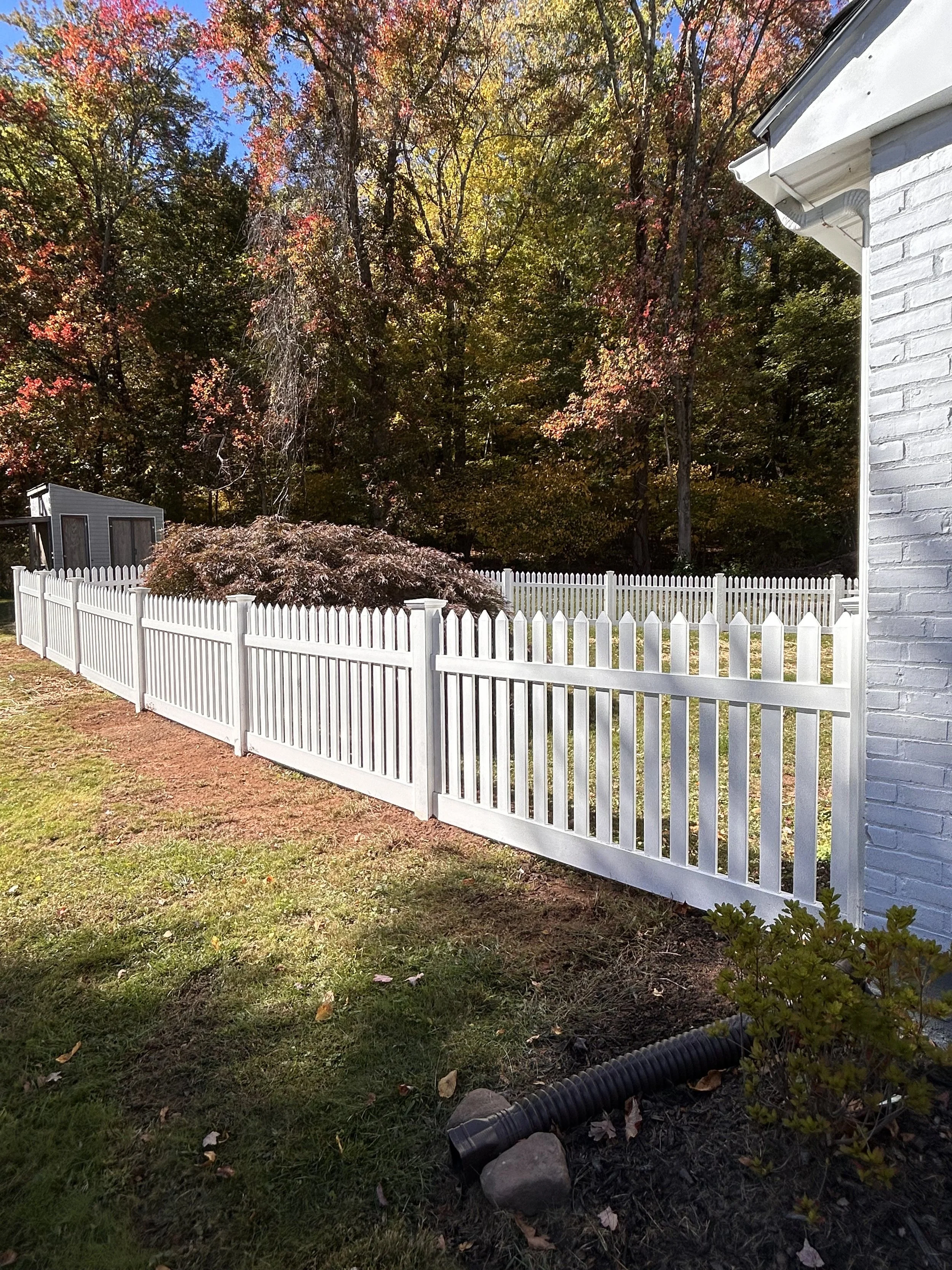 White Vinyl Picket Fence - Portland.jpeg