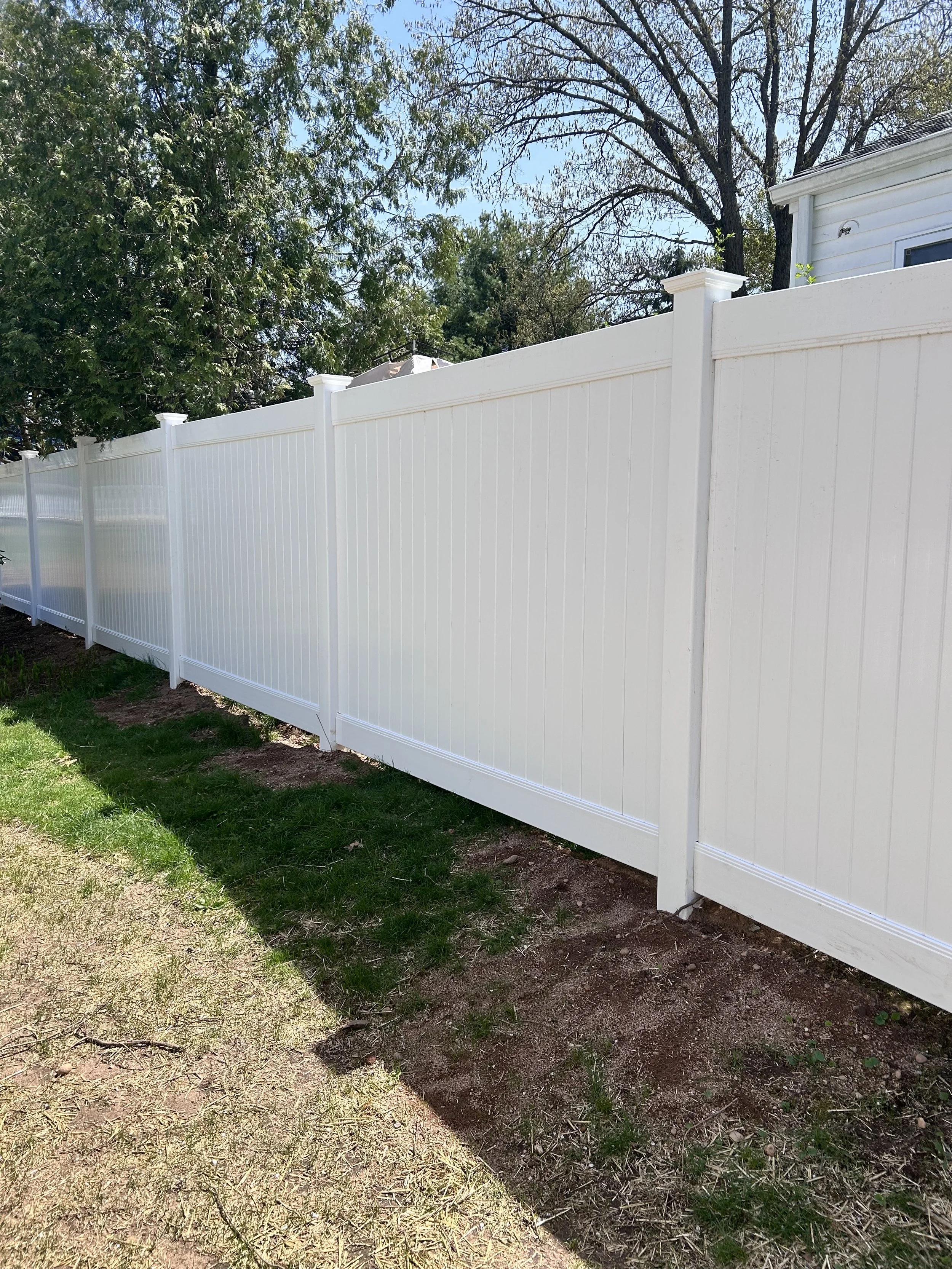 White Vinyl Pocket Fence - Portland.jpeg