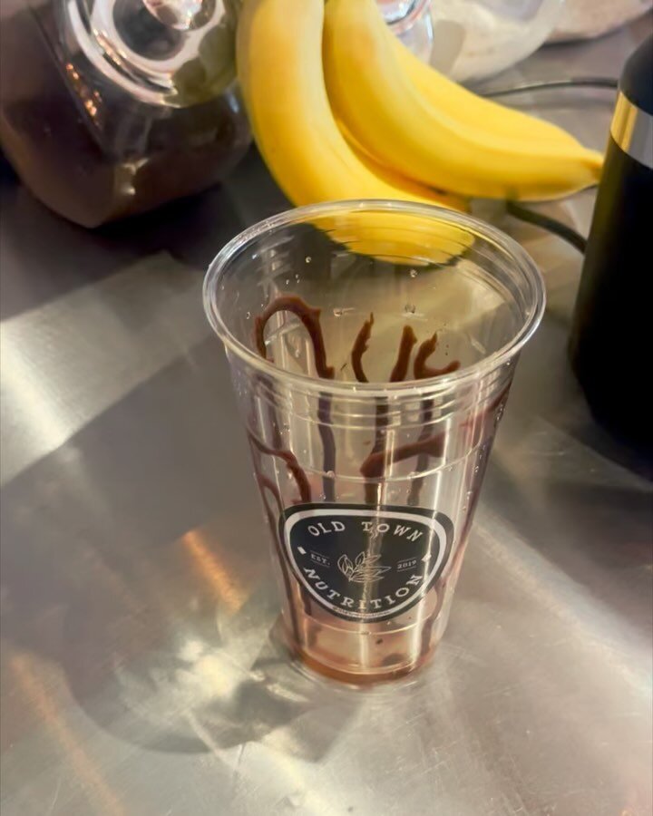 Where&rsquo;s all our chocolate lovers? 🥳
Abuelitas cocoa protein shake!! 
Si se puede 💃