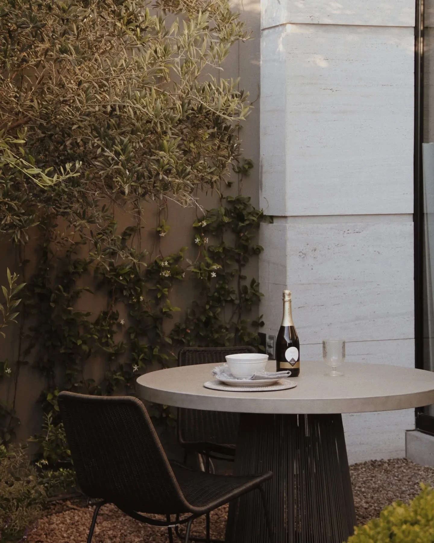 El verde &mdash; Nuestra inspiraci&oacute;n para vivir los dem&aacute;s colores al m&aacute;ximo 🍃✨️

#archdaily #LaCampi&ntilde;aFrancesa #landscaping #interiorismo #ArtDeVivre