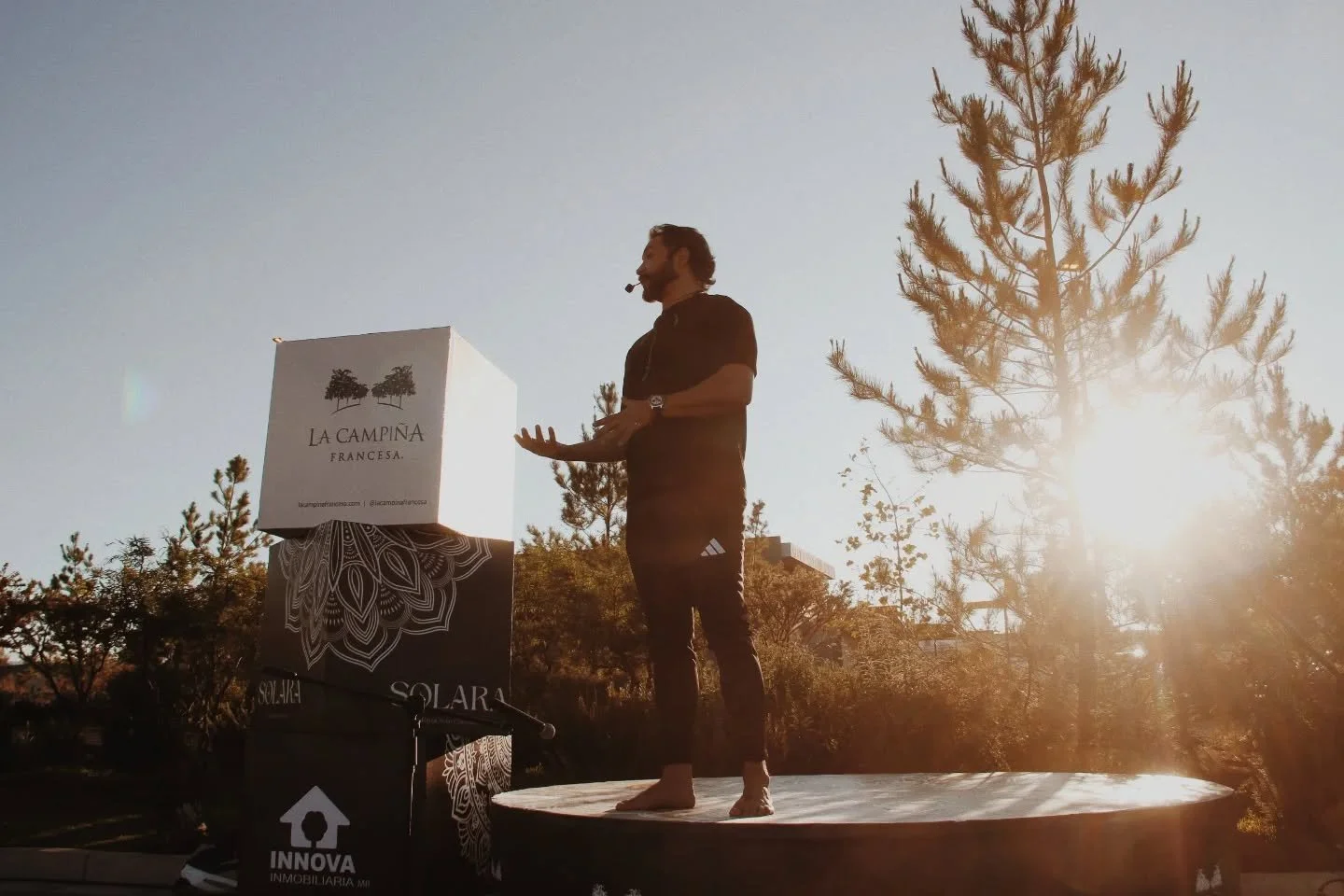 El arte de pausar con SOLARA y @yogalejandro en @lacampinafrancesa 🍃☀️✨️

Gracias a todos por darse el tiempo y el espacio para contemplar, respirar, sentir y estar. 

Un d&iacute;a inolvidable.

#solara
#lacampi&ntilde;afrancesa
#artdevivre 
#yogal