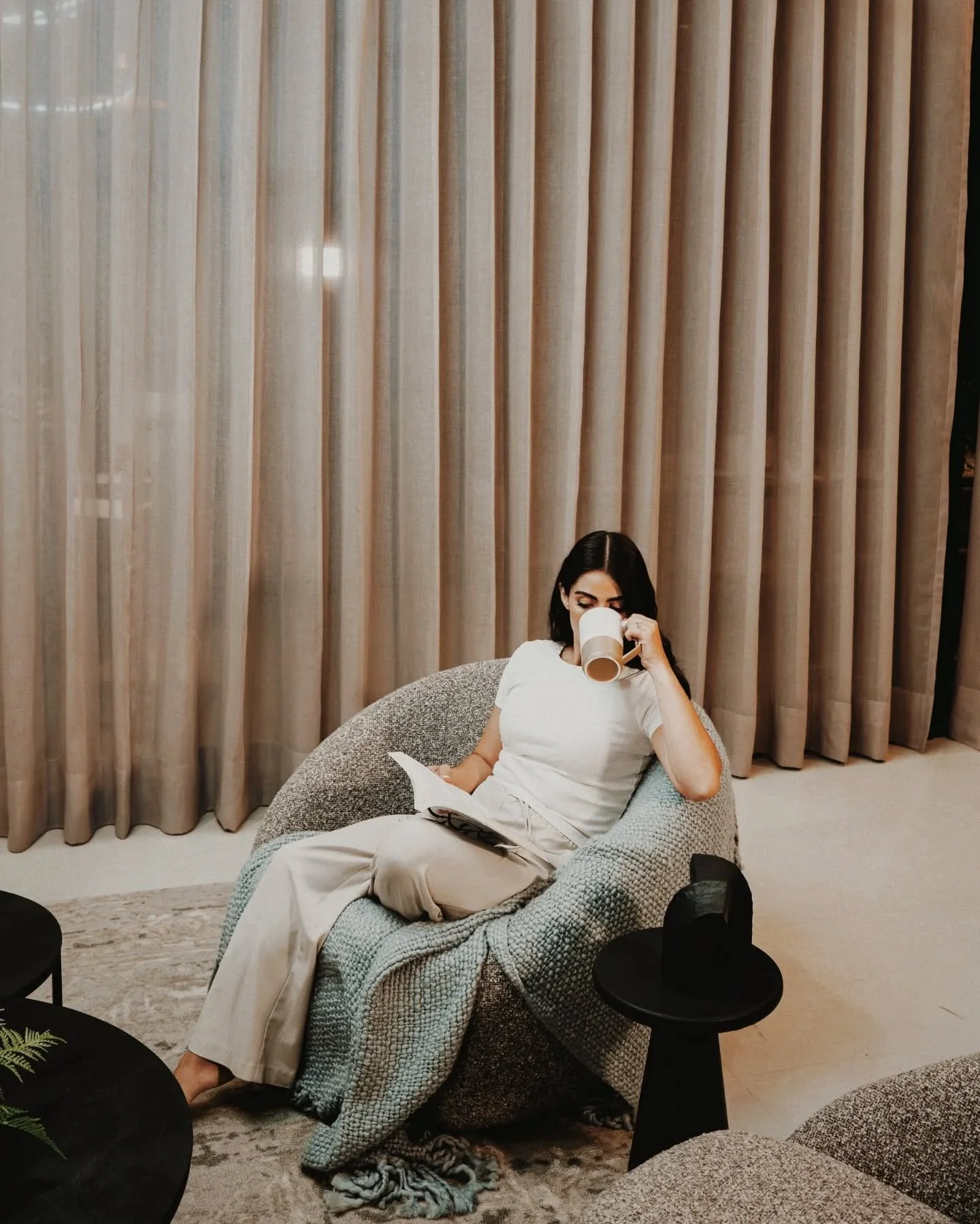 El arte de pausar en @lacampinafrancesa ✨️

A veces, lo &uacute;nico que necesitamos es pausar, estar, contemplar y disfrutar. 

Residencia Marseille | La Campi&ntilde;a Francesa 

#artdevivre #lacampi&ntilde;afrancesa #arteydise&ntilde;o #arquitectu