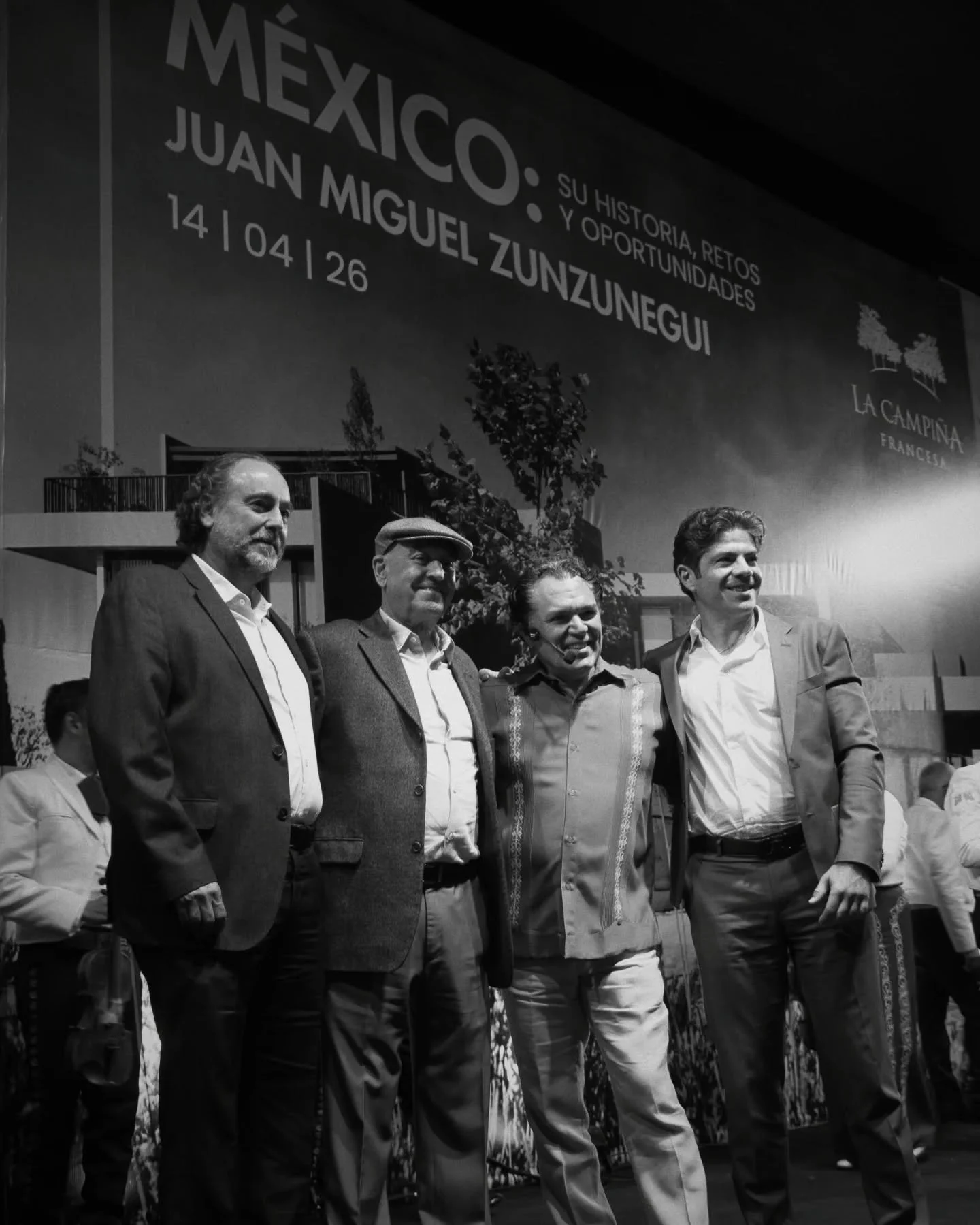 M&aacute;s de 3,000 voces reunidas por una misma convicci&oacute;n: entender a M&eacute;xico para construir su futuro.

As&iacute; vivimos una conversaci&oacute;n poderosa con @jmzunzu &mdash; una mirada profunda a nuestra historia, los retos que enf
