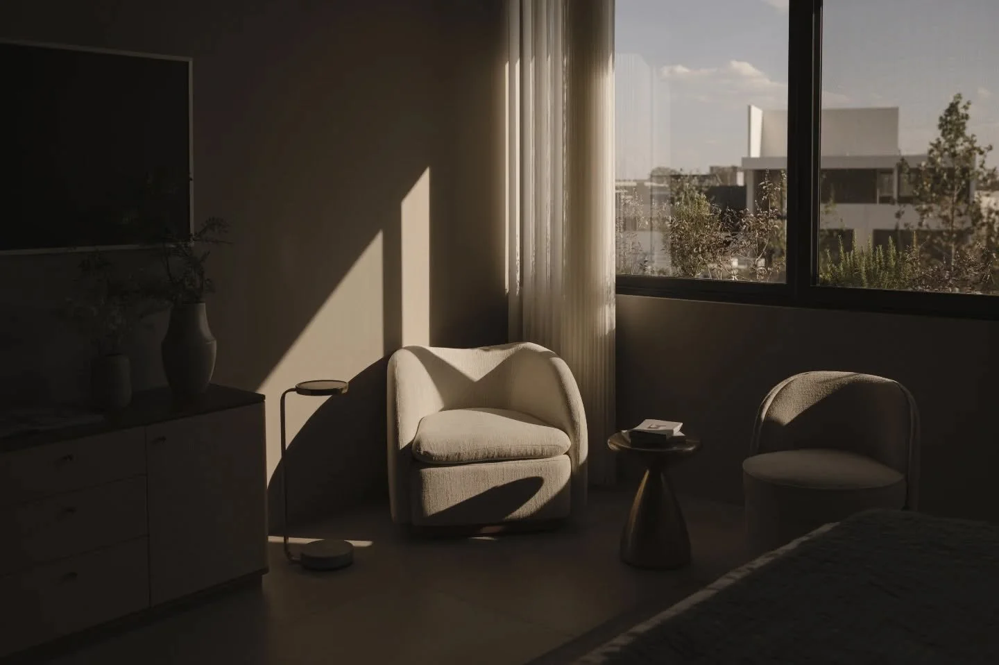 Residencia Estrasburgo en @lacampinafrancesa ha sido dise&ntilde;ada para habitarse y sentirse ✨️

Un espacio donde la amplitud, la luz y la naturaleza conviven en perfecta armon&iacute;a.

Sus dobles alturas, las vistas abiertas hacia el jard&iacute