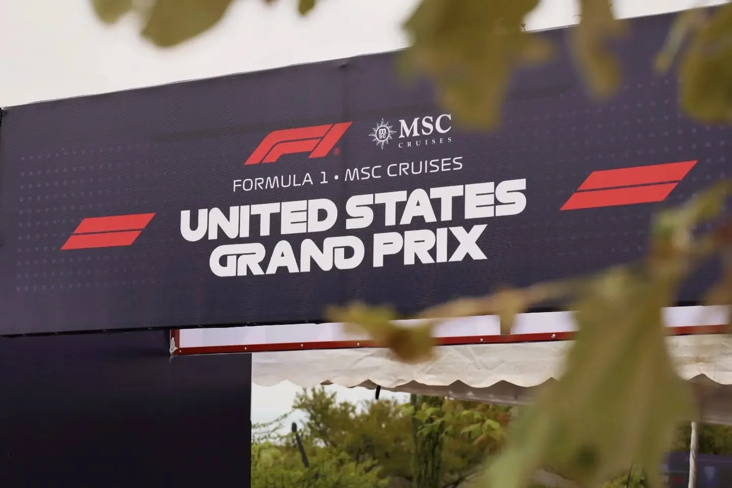 El Gran Premio de Austin encontr&oacute; un escenario diferente en @lacampinafrancesa 🏎🏁

En colaboraci&oacute;n con @mb_starbajio y @revistamaxwell transformamos Cl&uacute;ster Borgo&ntilde;a en un punto de encuentro para los amantes del automovil