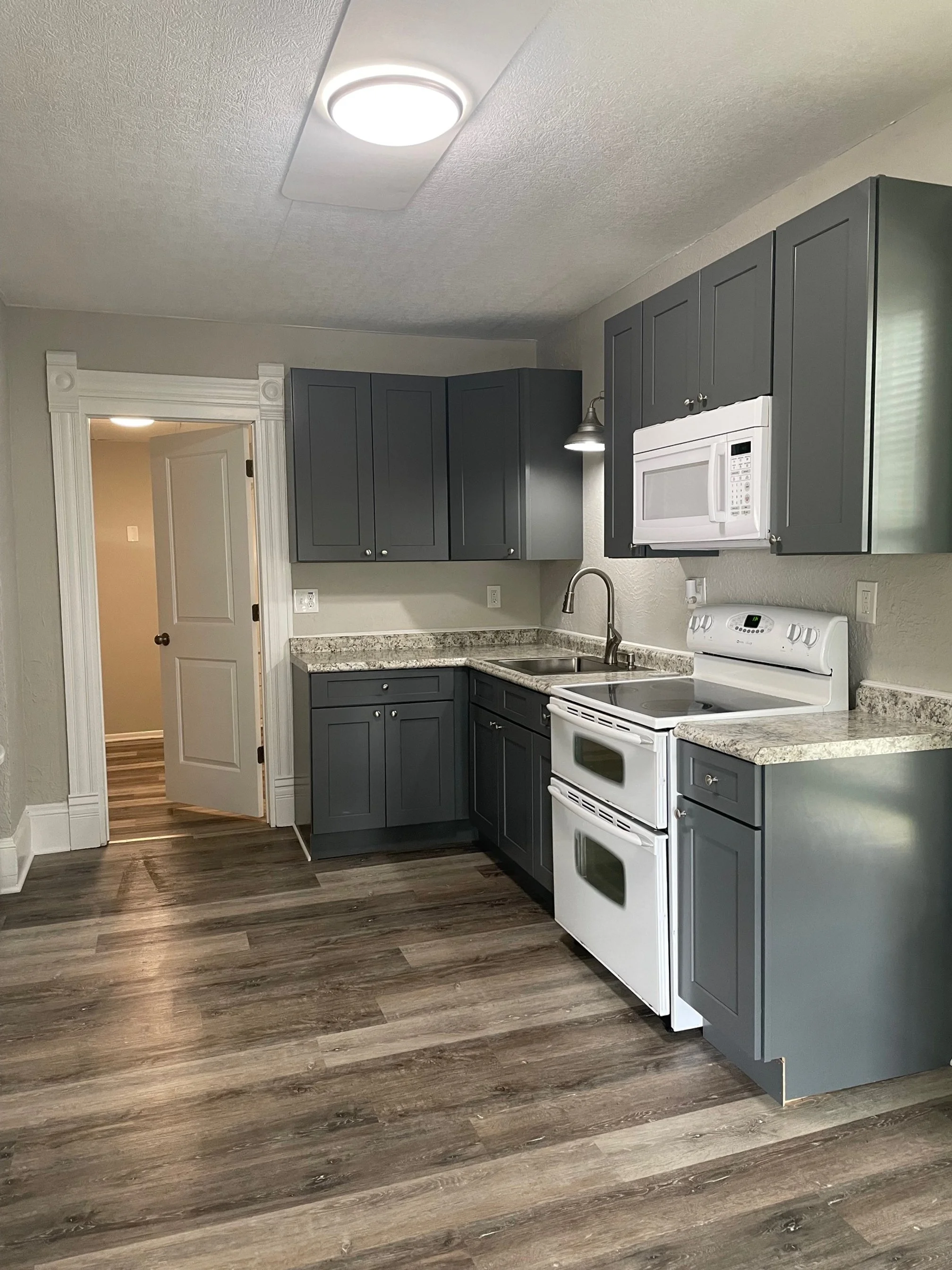 kitchen down unit.jpg