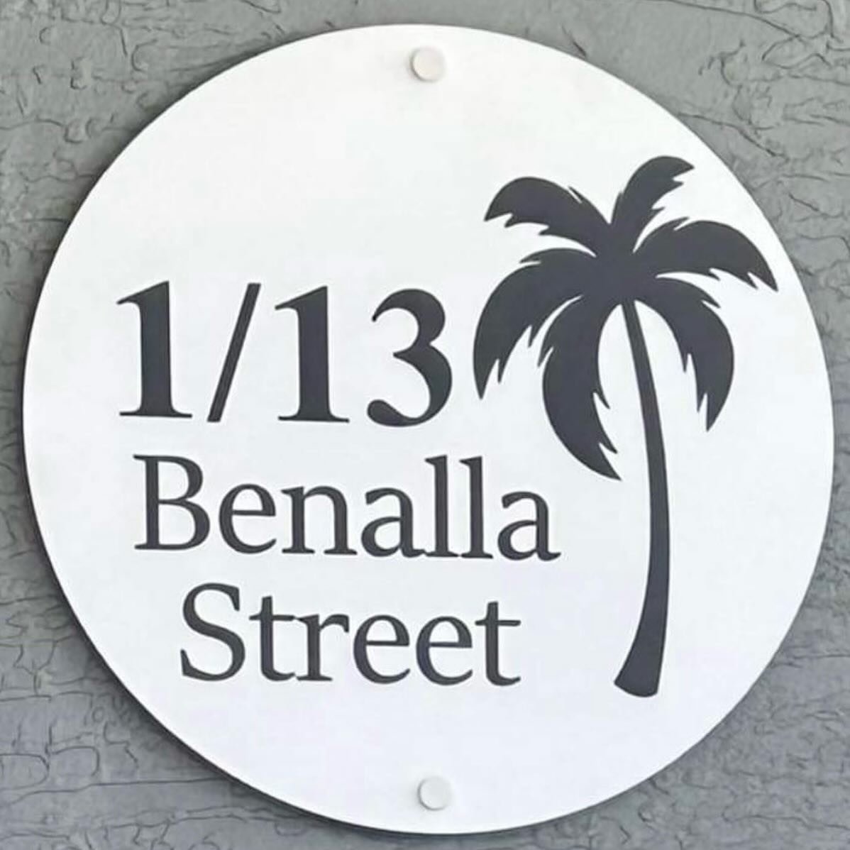 &ldquo;Modern minimalism meets coastal charm 🌴 Elevate your curb appeal with sleek black, white, and charcoal house numbers&mdash;available in two sizes to fit your style. The perfect Christmas gift for those who appreciate design with a touch of co
